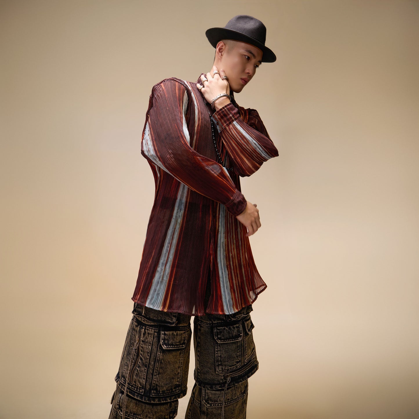 meta-roof-inspired-pleated-shirt ducstudio astoud