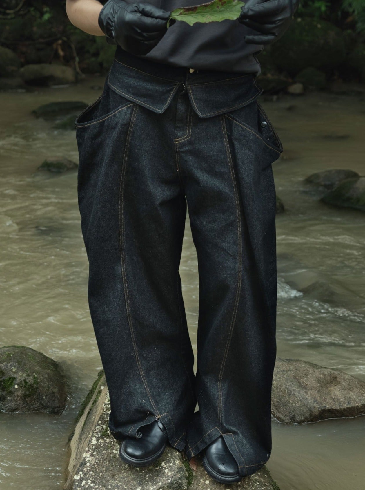 shelter-wide-cut-jeans-THE-IDIOT