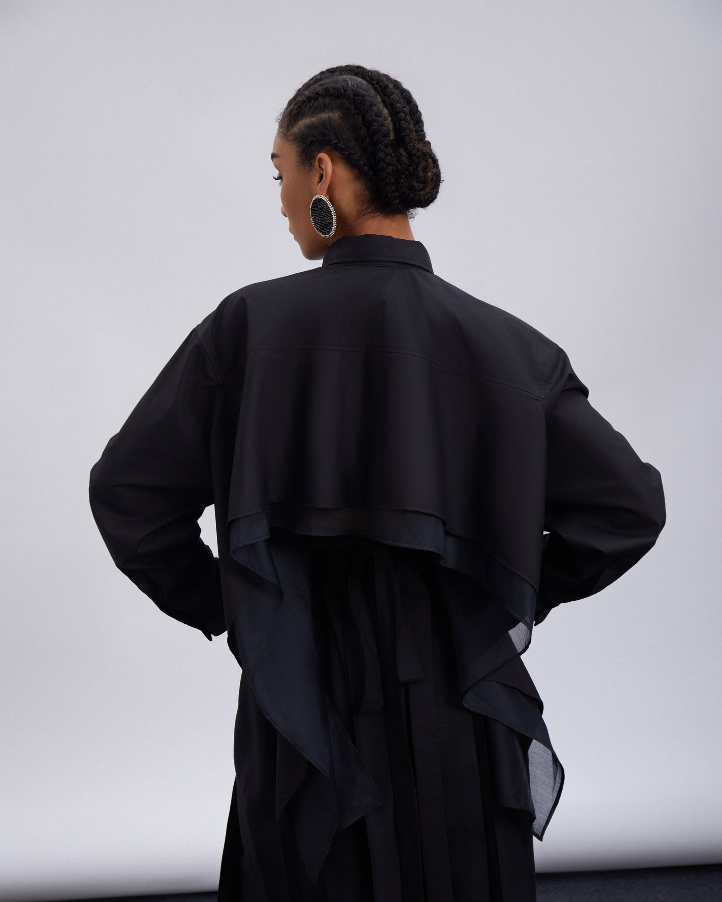 lẳng-lơ-open-back-tied-shirt-black-caostu-astoud