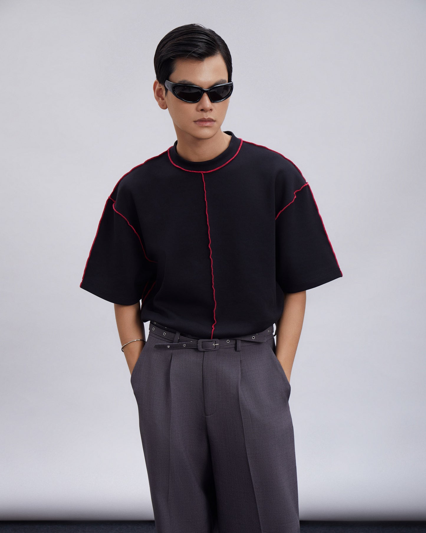 ribbed-border-tee-black-caostu-astoud