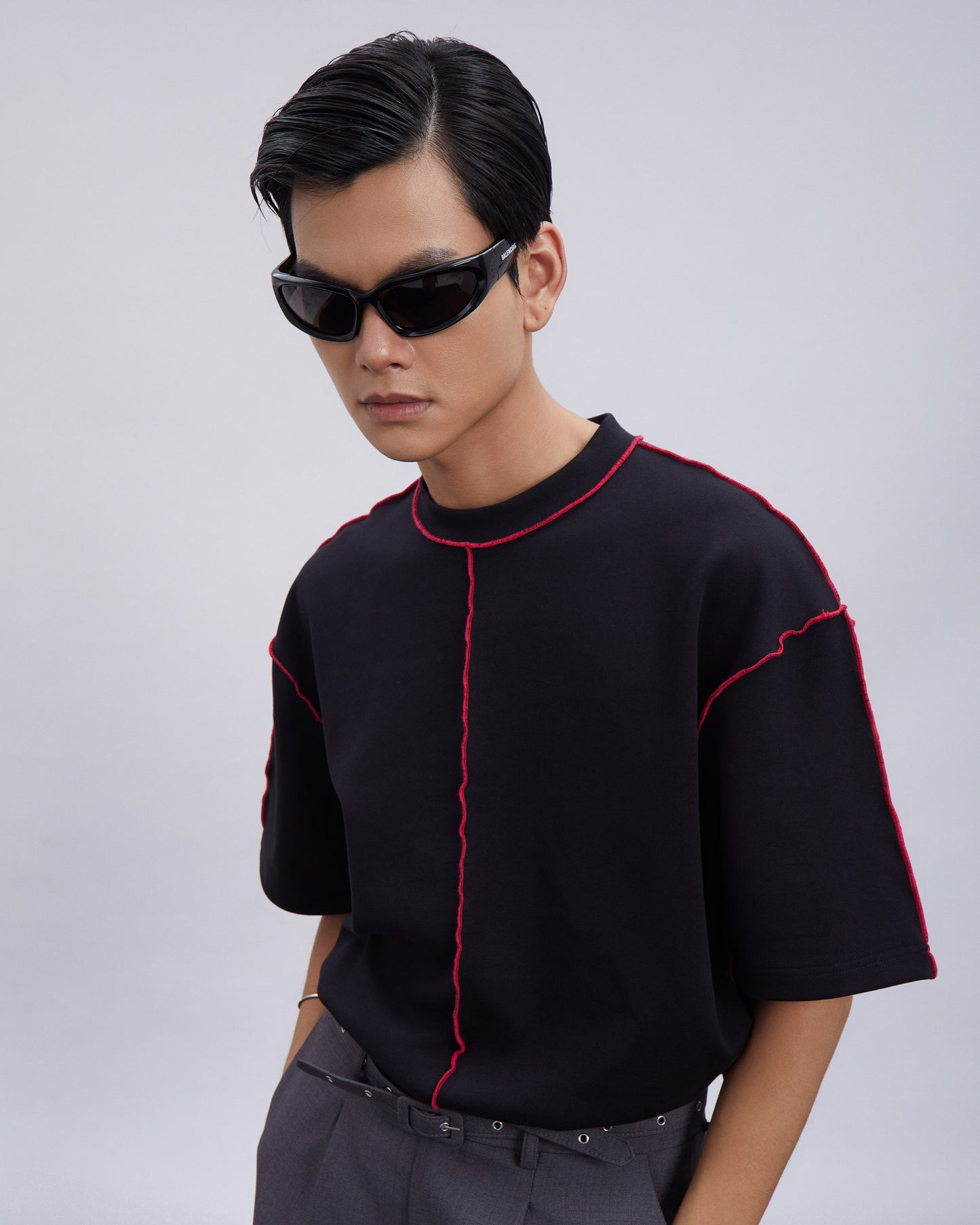 ribbed-border-tee-black-caostu-astoud