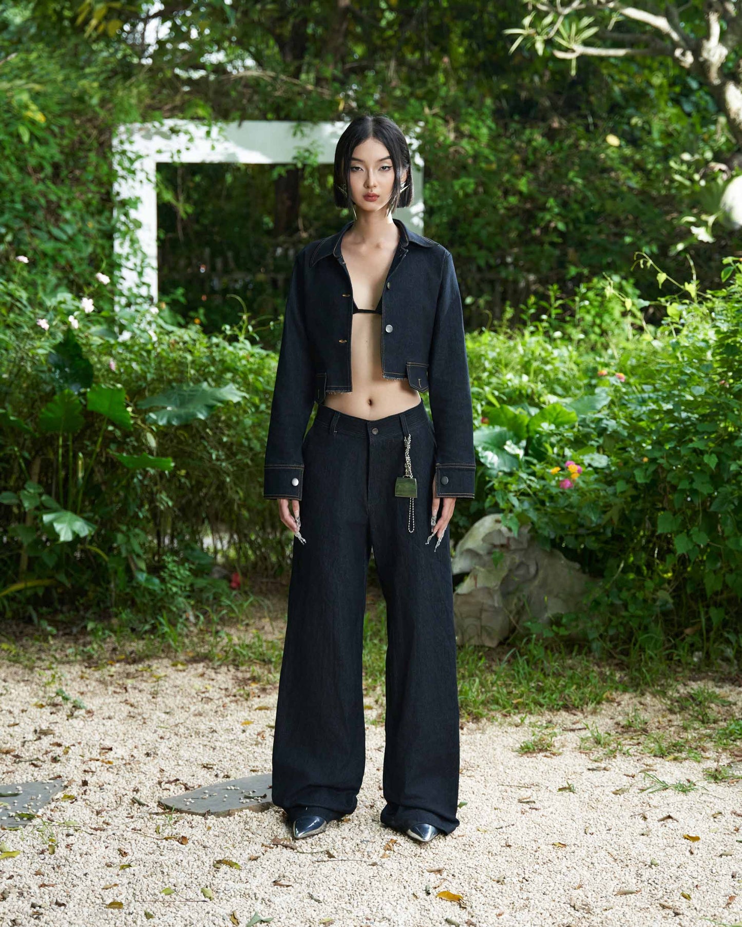 real-raw-denim-pants-DAC-EMBELLISH-astoud
