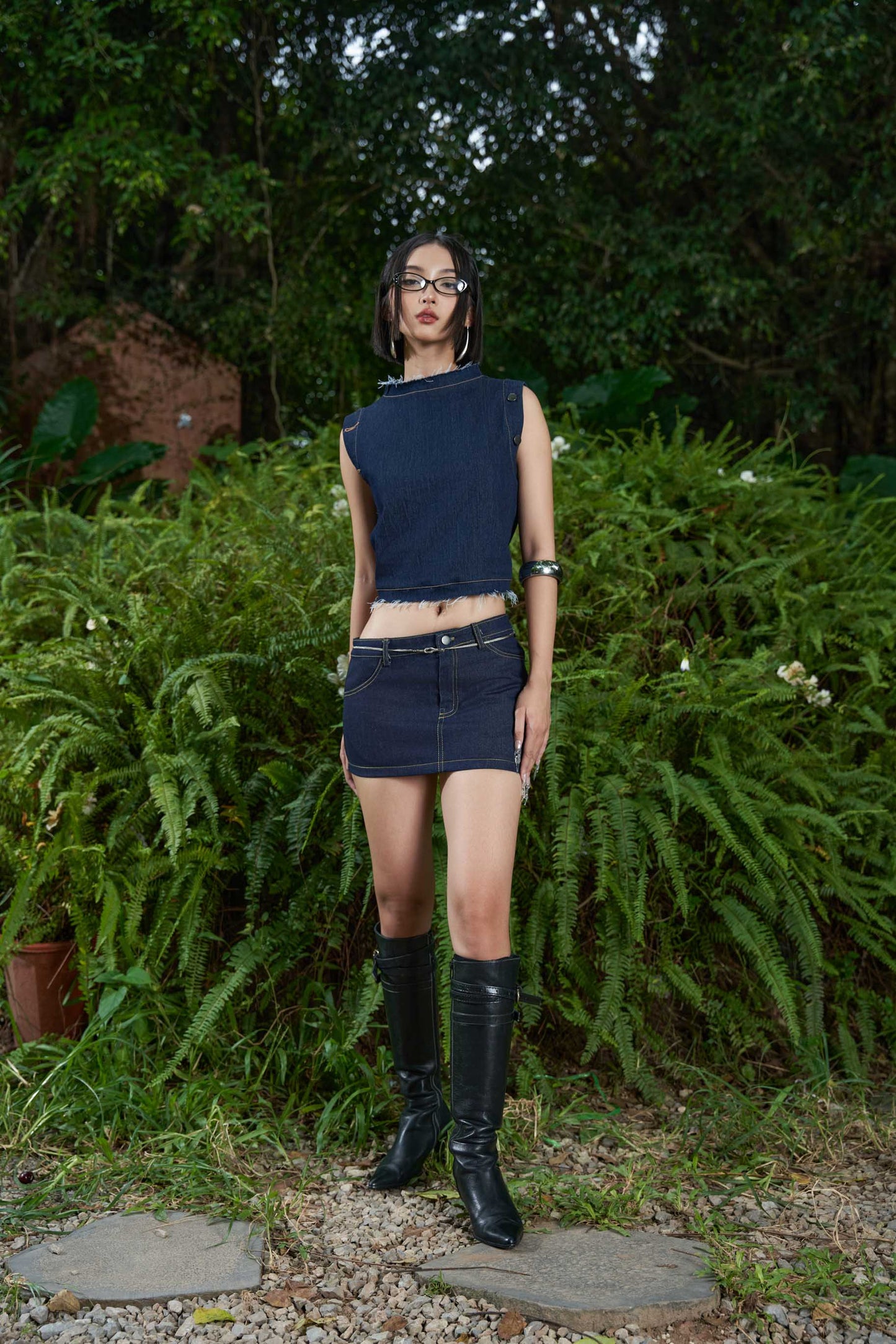 button-straw-sleeveless-DAC-EMBELLISH-astoud