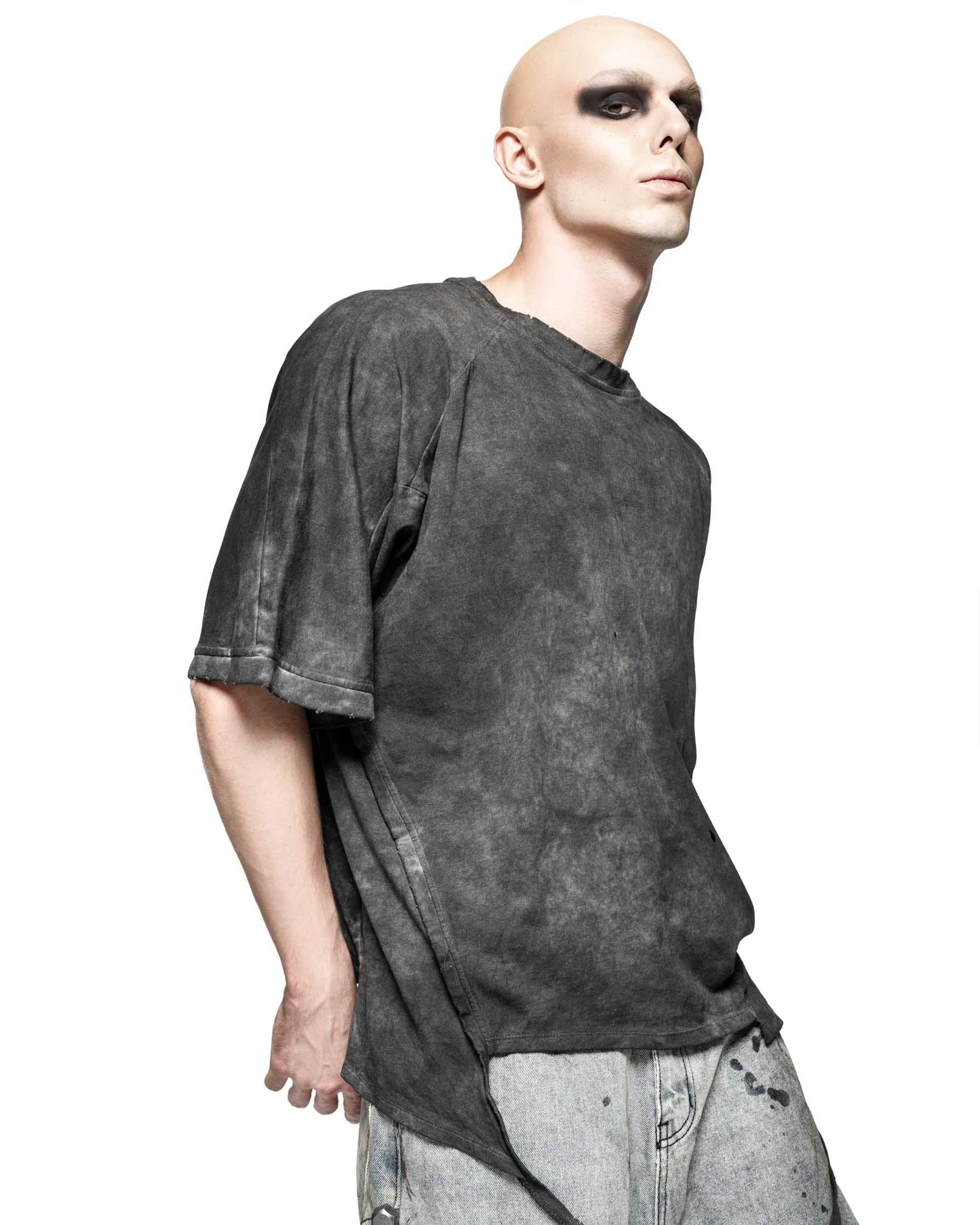 DUSH T-SHIRT details astoud latui atelier