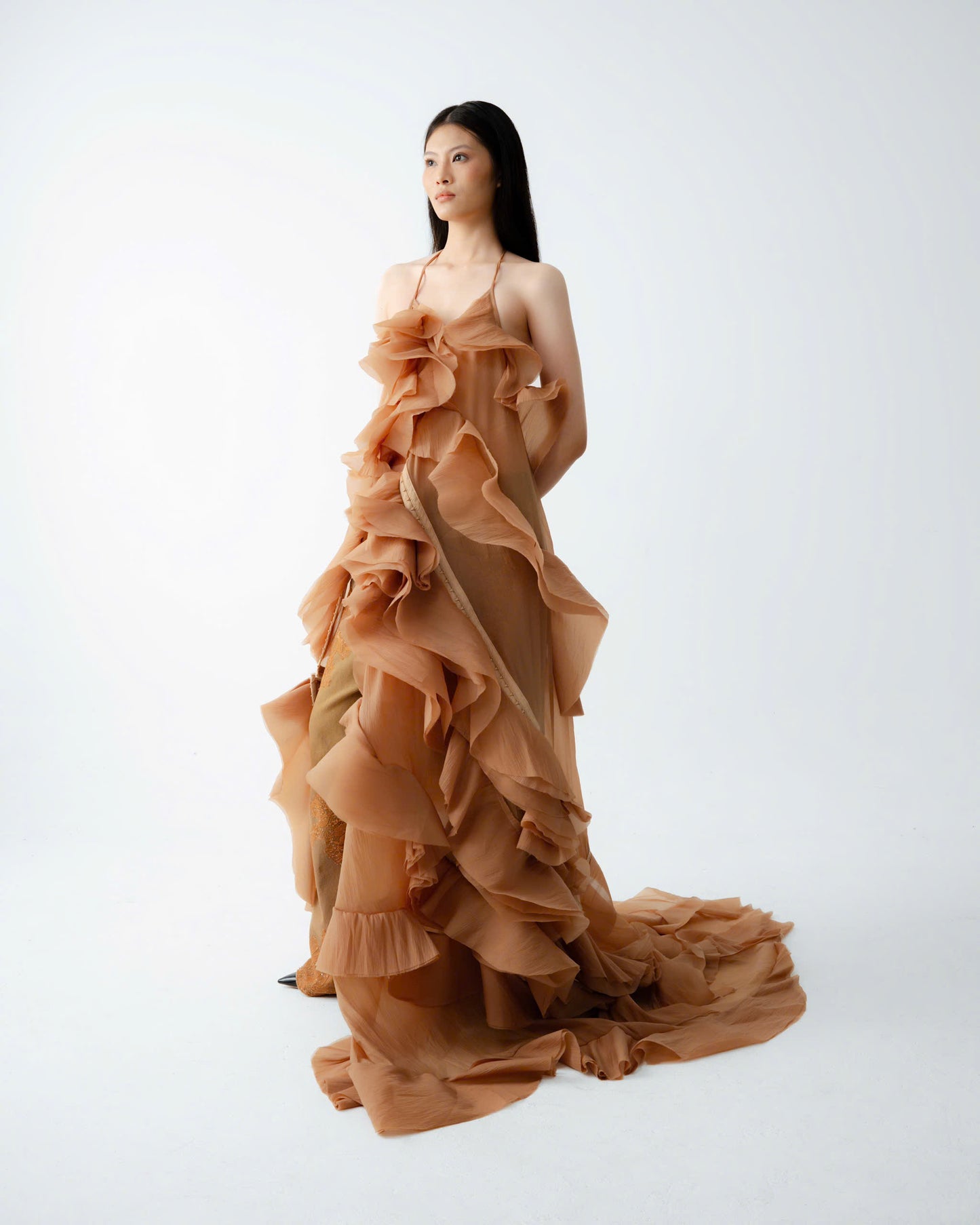 xung-xinh-ruffle-gown an heritage astoud