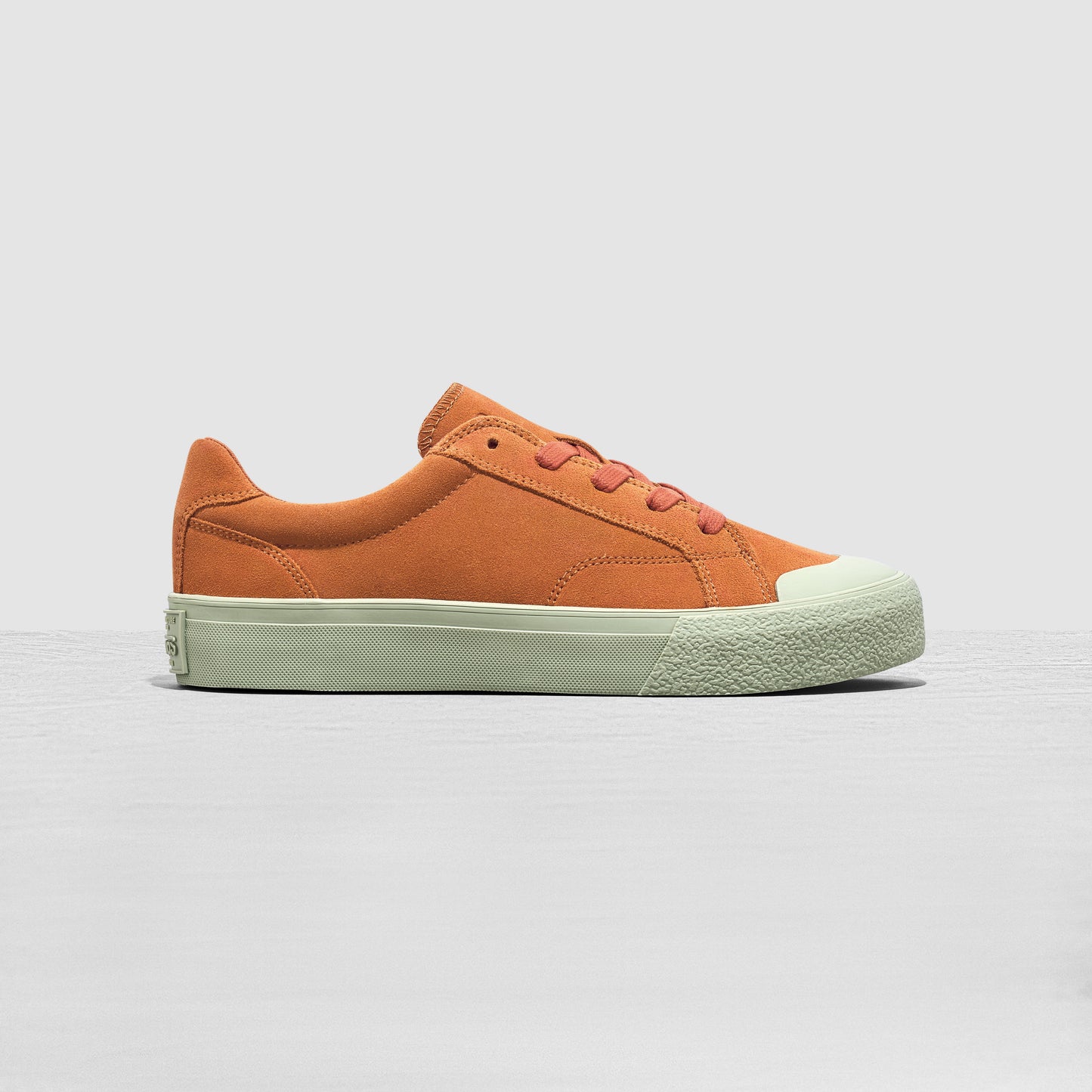 marmalade-vintas-landforms-low-top ananas astoud