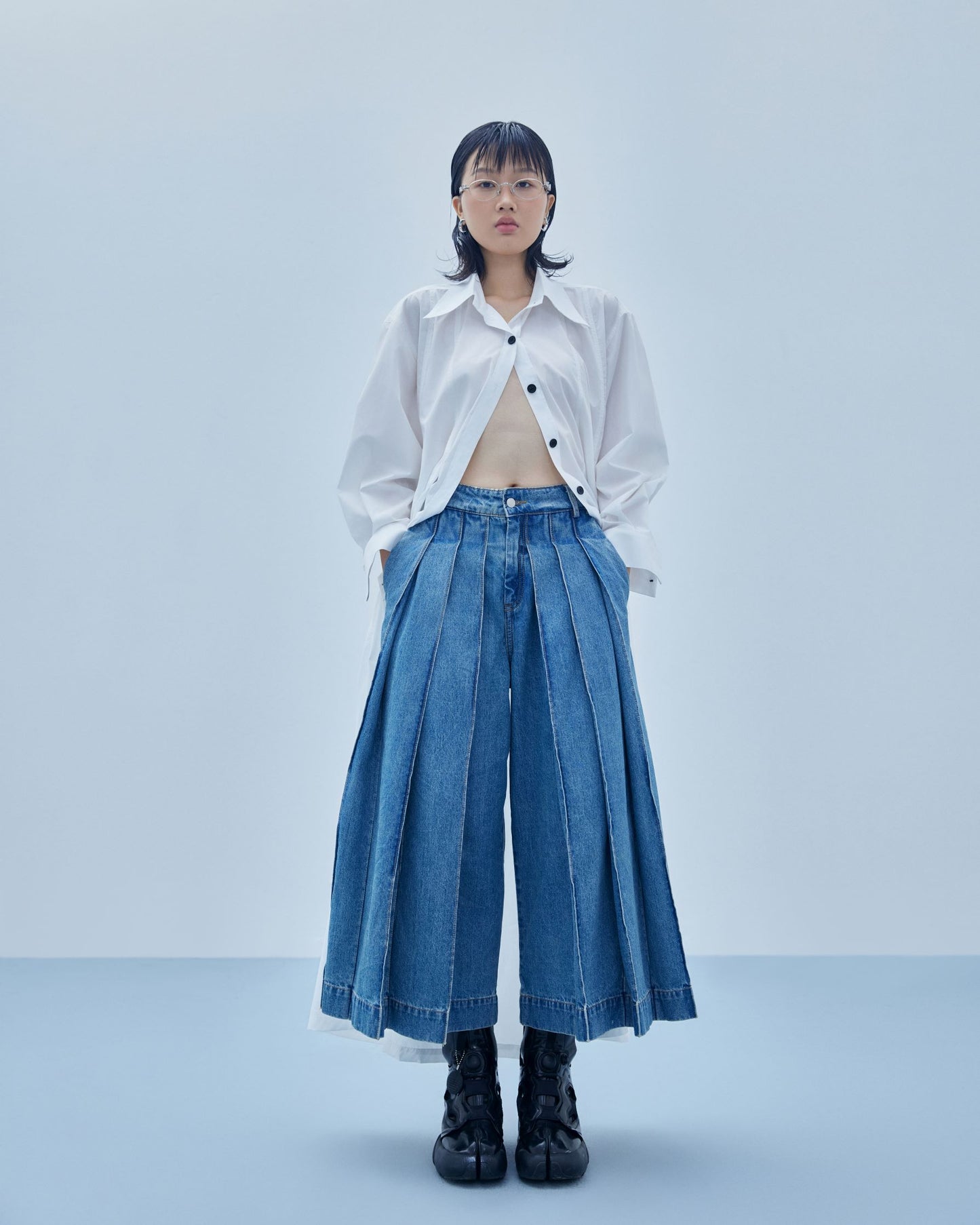 babes-long-coat-white-CAOSTU