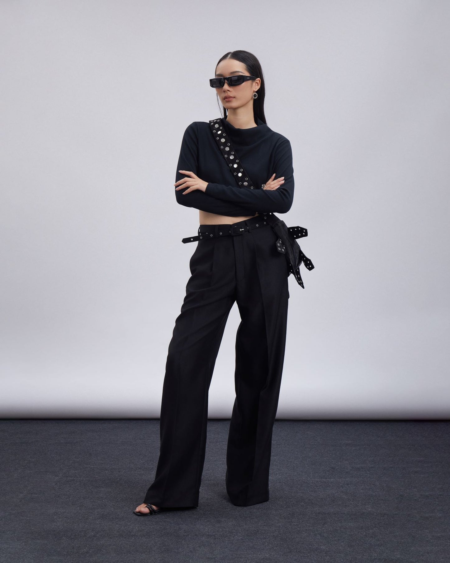 knit-crop-top-black-CAOSTU-ASTOUD