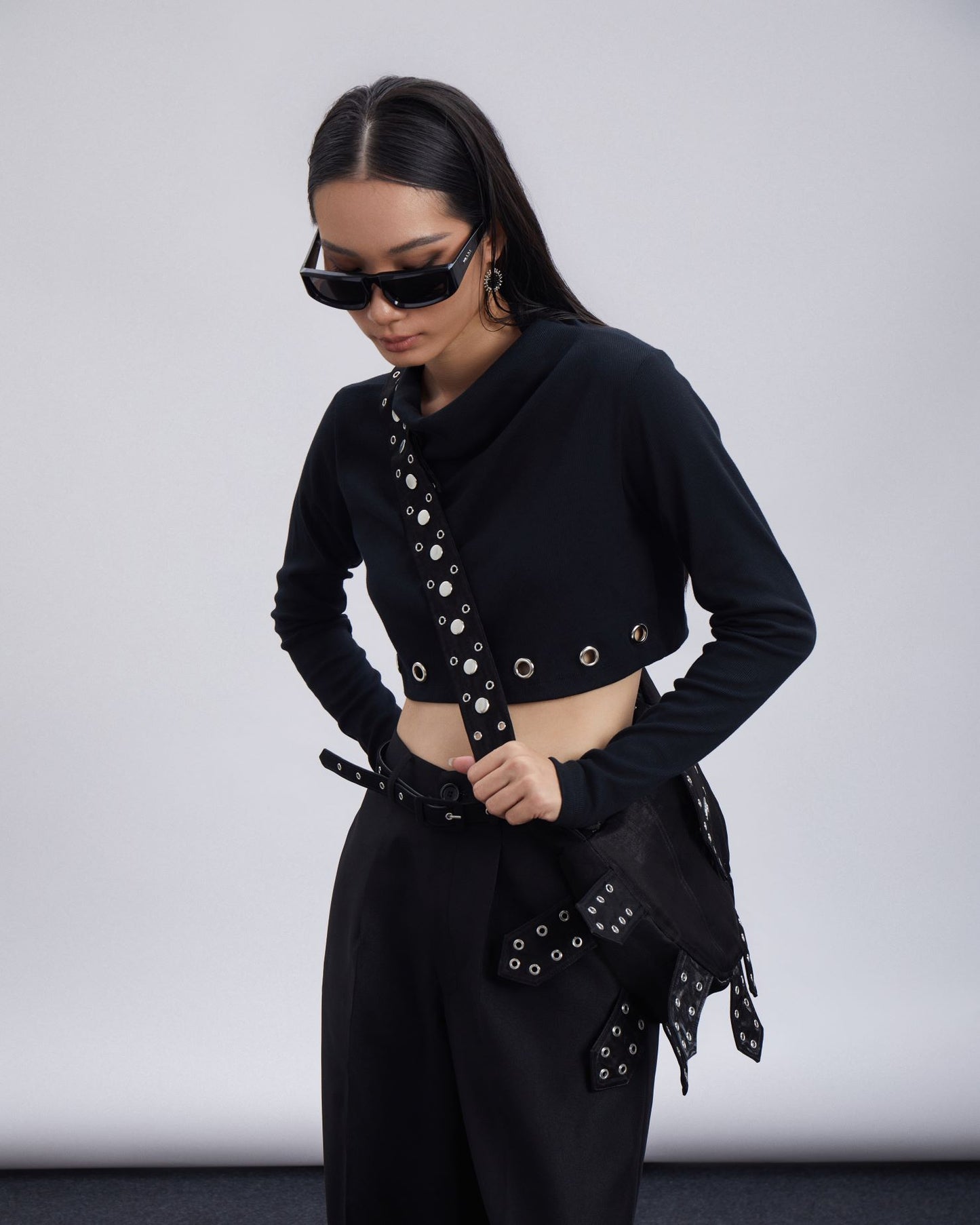 knit-crop-top-black-CAOSTU-ASTOUD