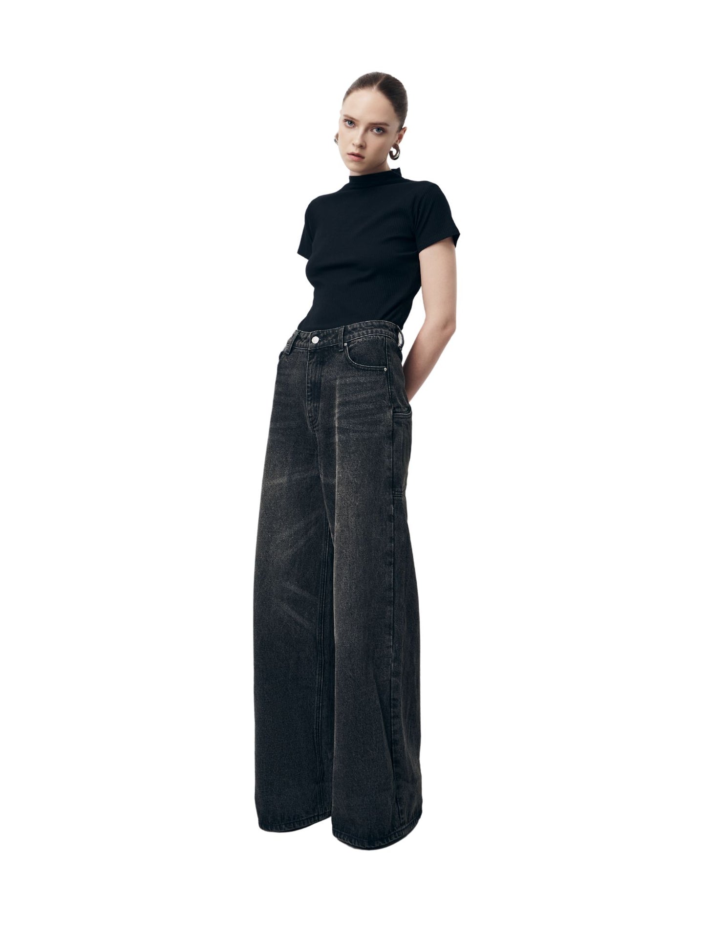 dark-gray-loose-fit-jeans laminapparel® astoud