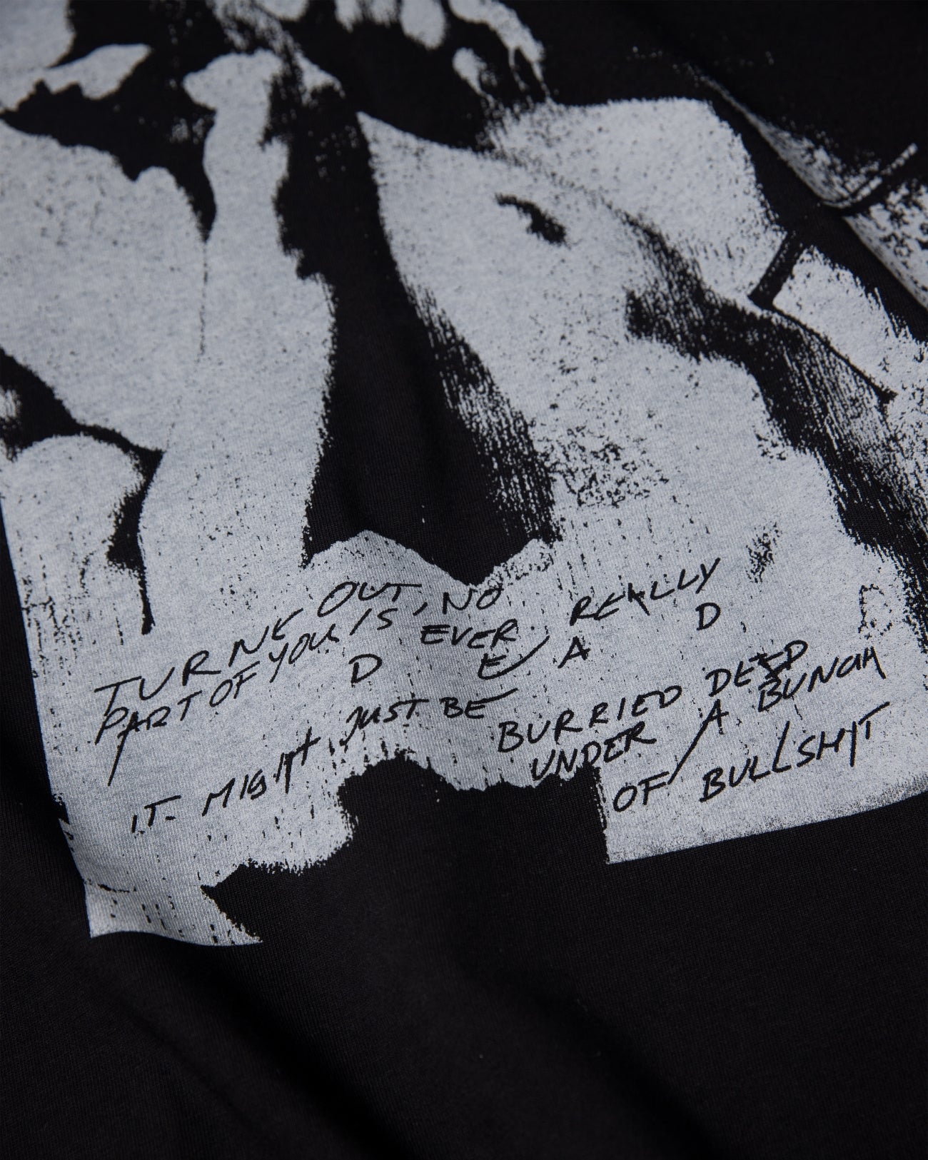black-sympathy-t-shirt goldie astoud