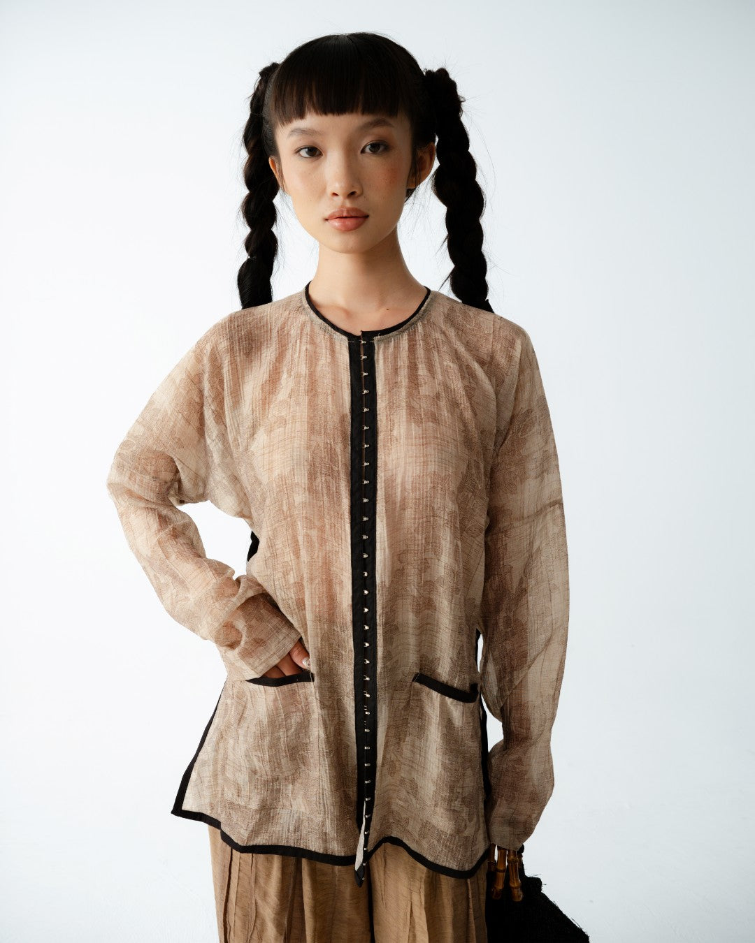 gray-bung-bien-south-vietnamese-pajama-top an heritage astoud