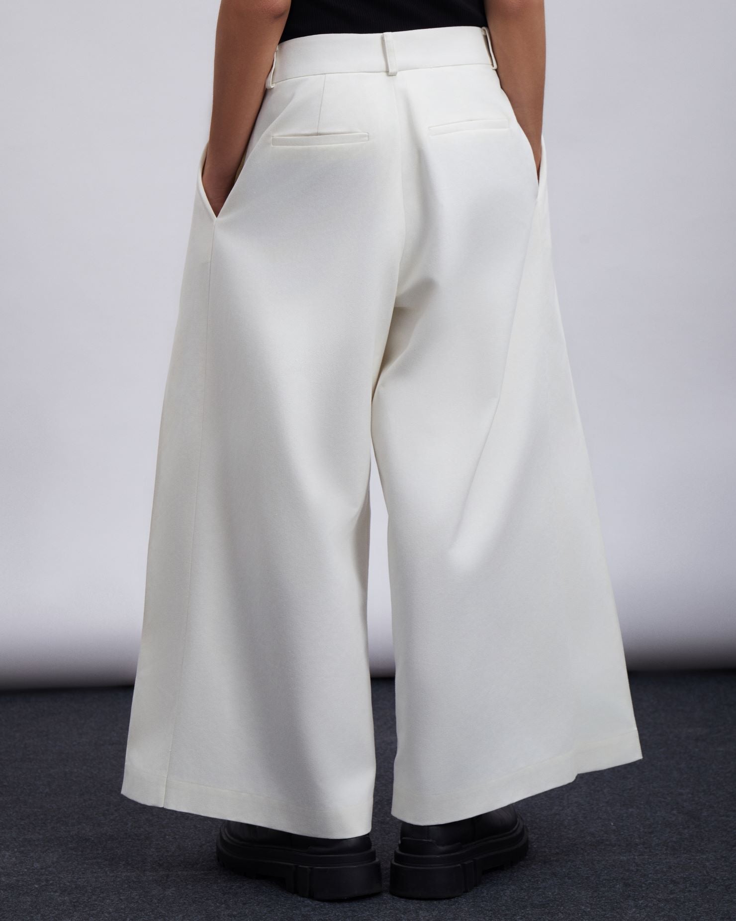 pleated-long-pants-vanilla-white-CAOSTU
