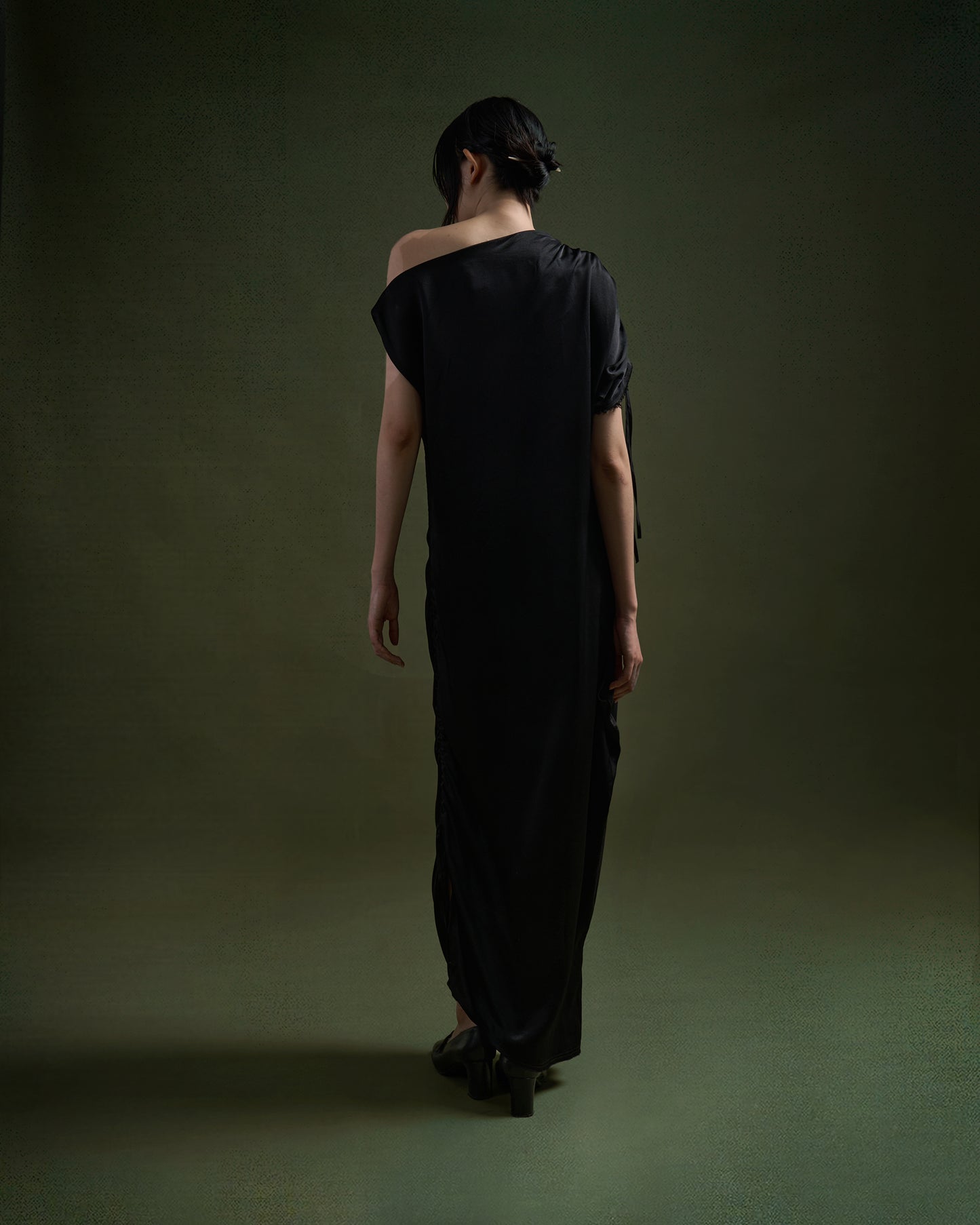 black-plum-rutched-silk-dress kimtr astoud
