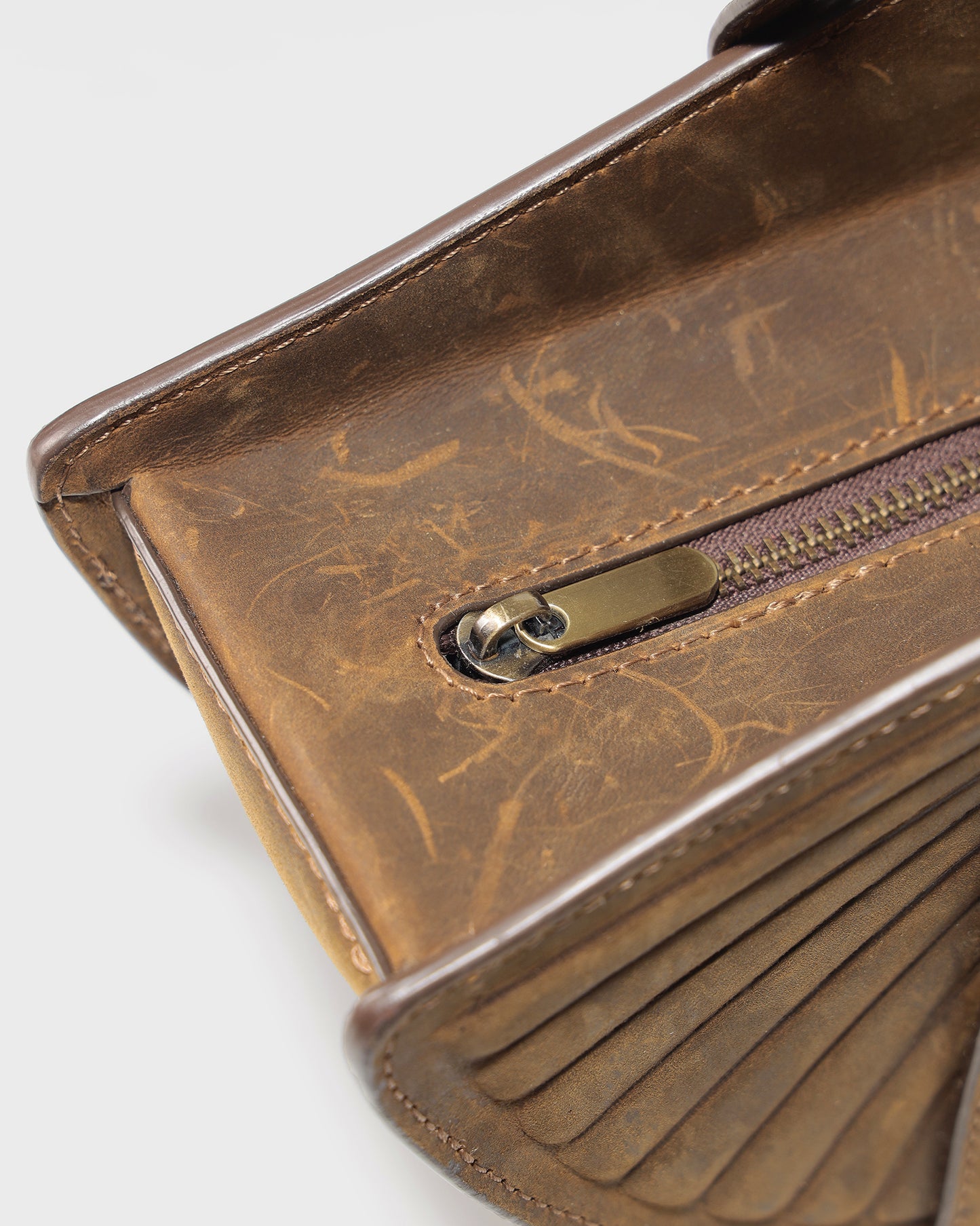 flabellum-leather-bag an heritage astoud