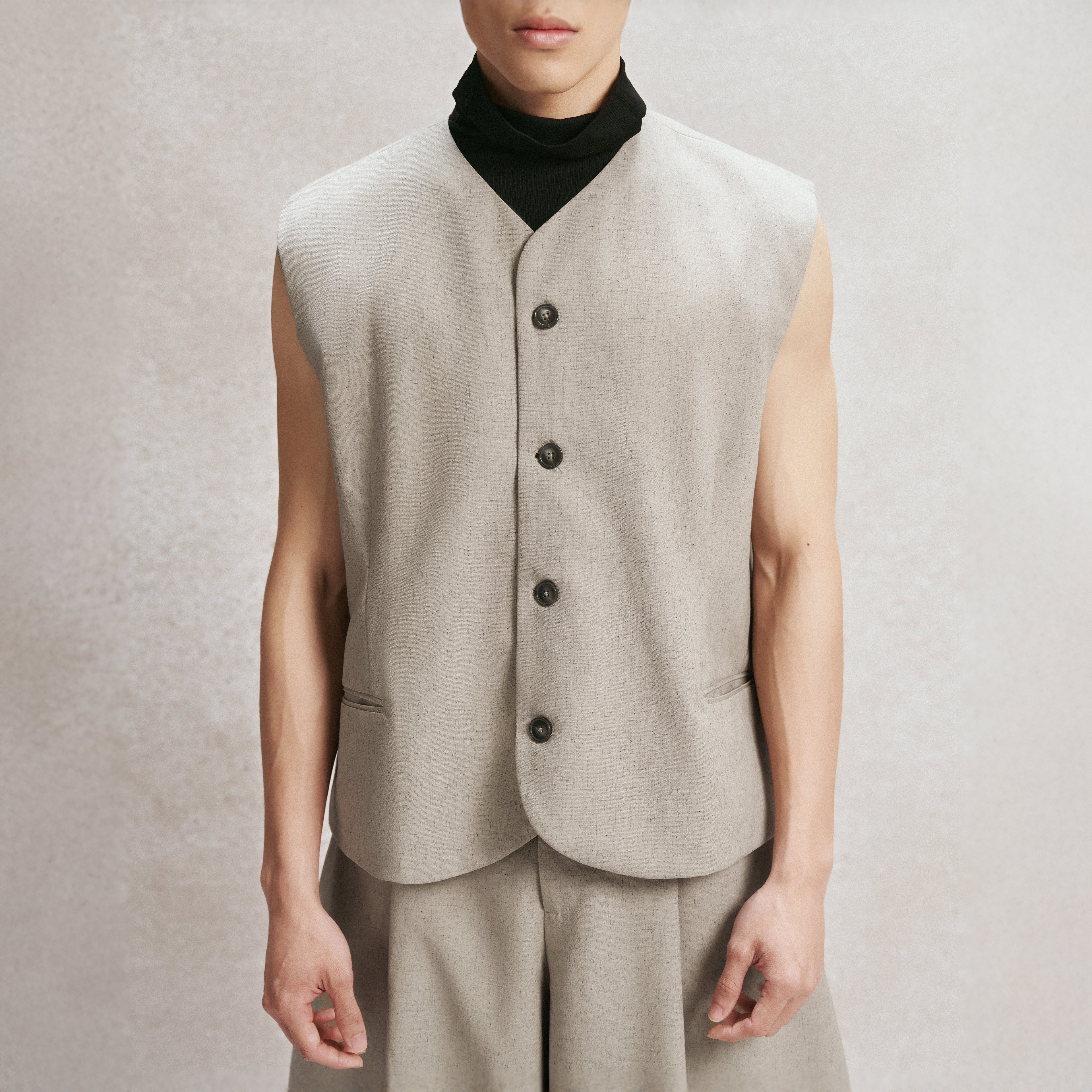 AIN - Beige Patio Gilet - ASTOUD