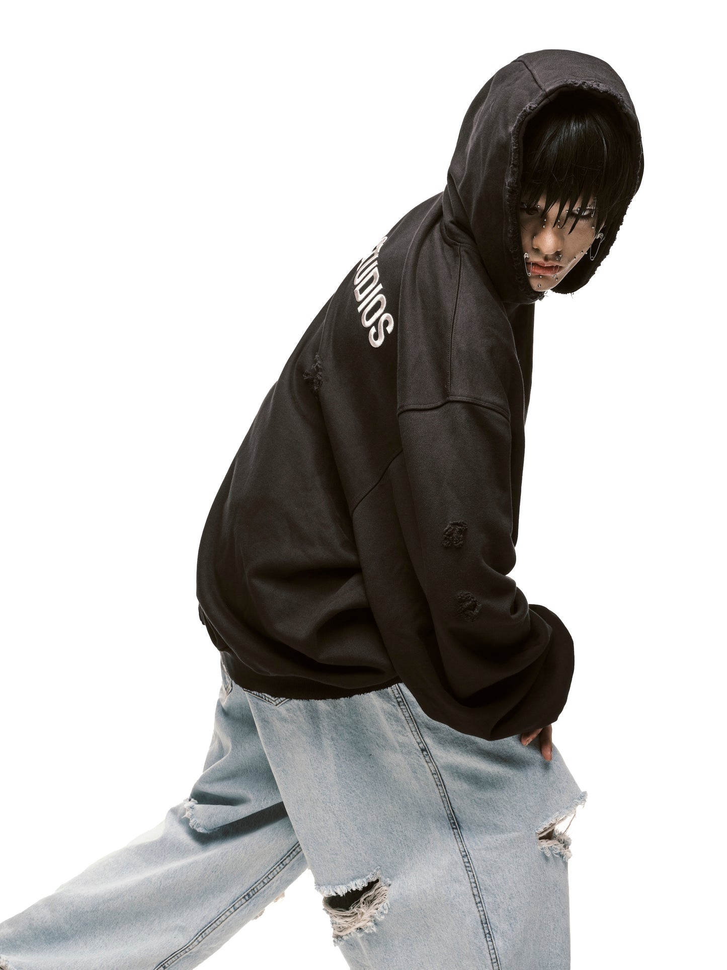 ssss-unisex-black-logo-embroidery-hoodie aesir astoud