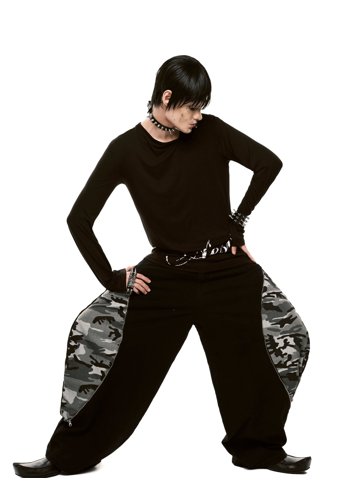ssss-men-black-frisson-camo-zip-balloon aesir astoud