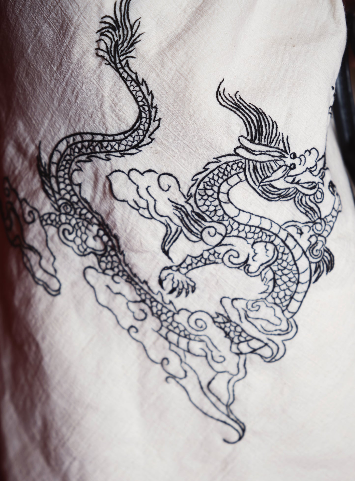 long-hồ-linen-hand-embroidery-halter-top an heritage astoud