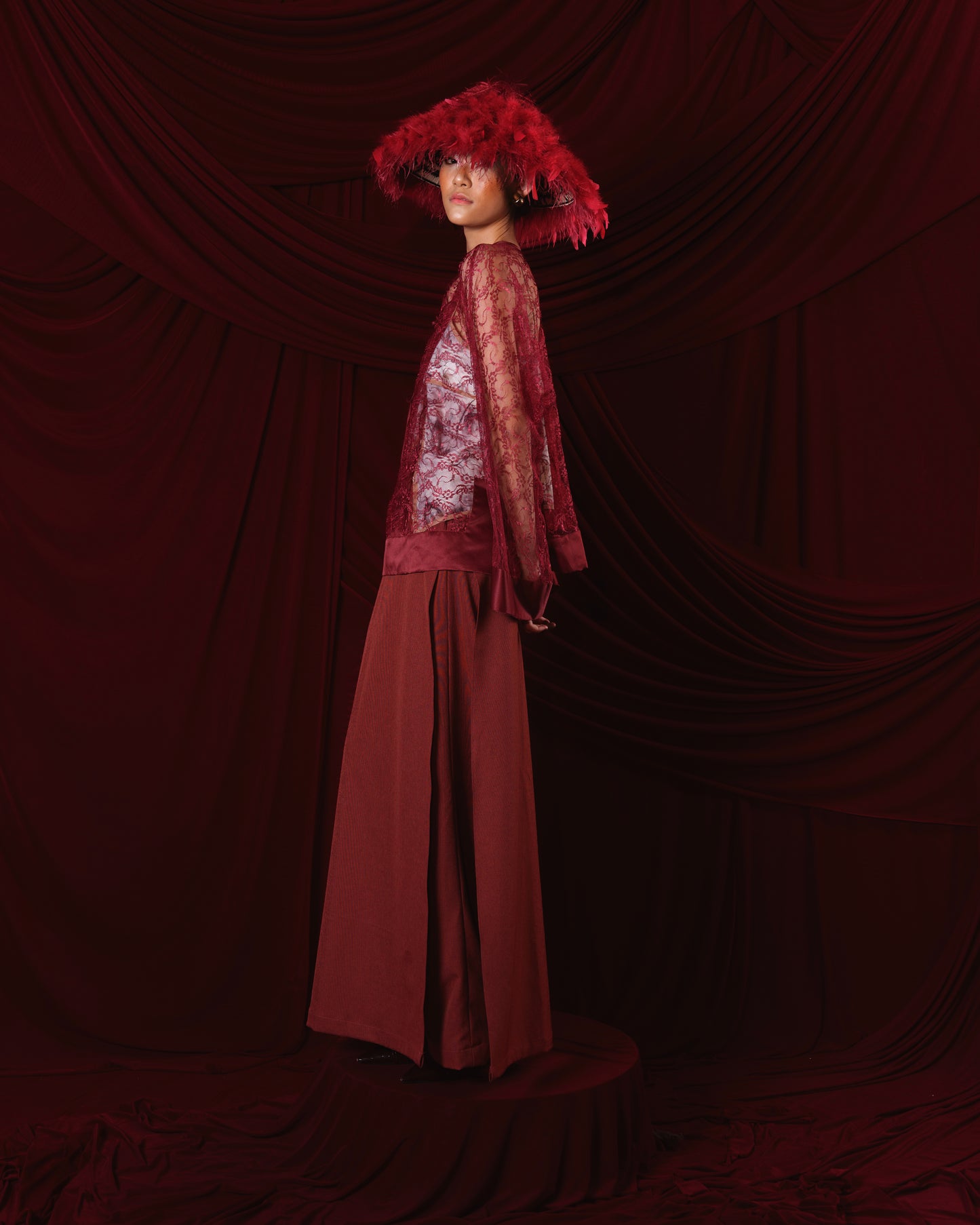 rang-chieu-lace-blouse an heritage astoud