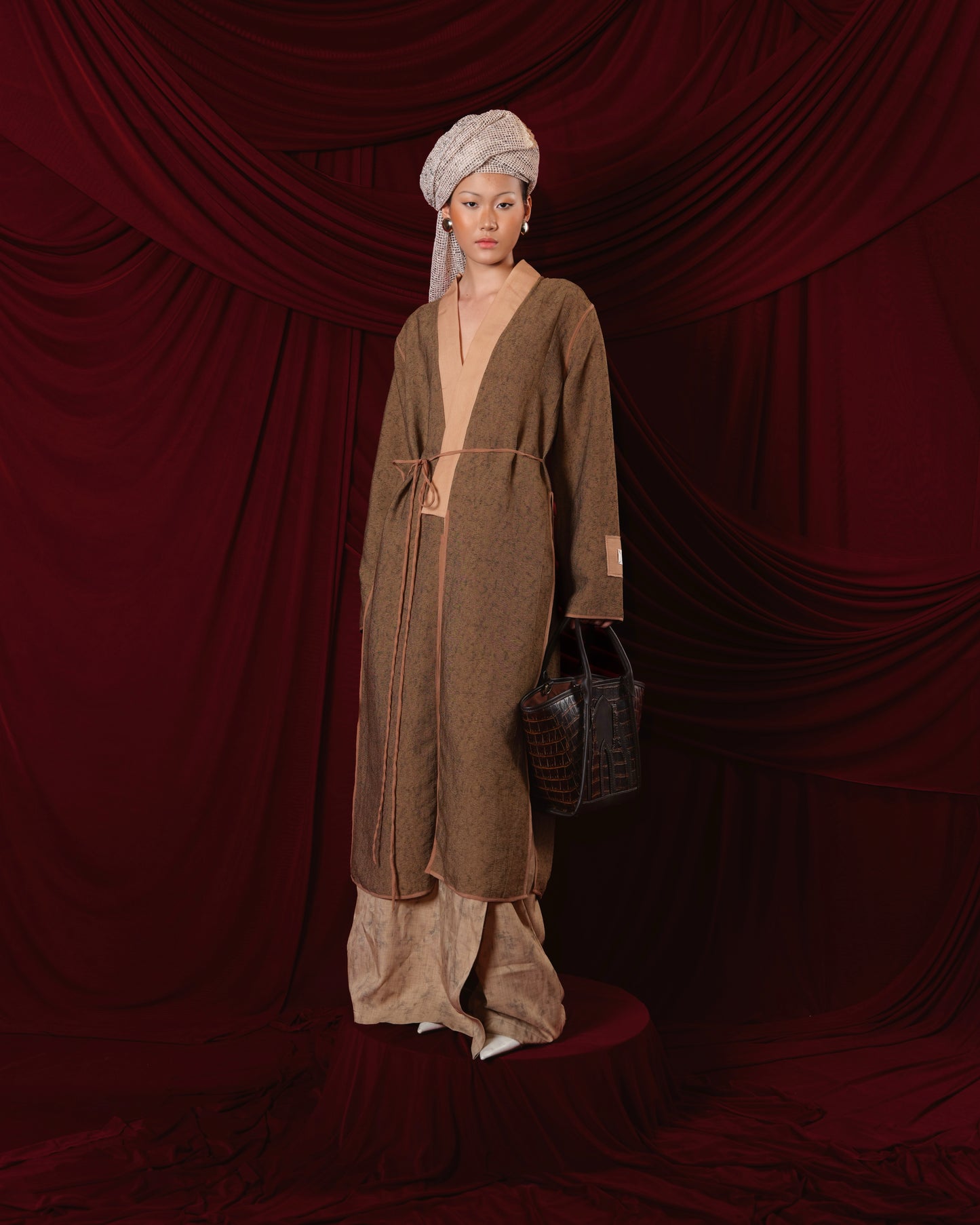 moss-brown-song-dai-robe-top an heritage astoud