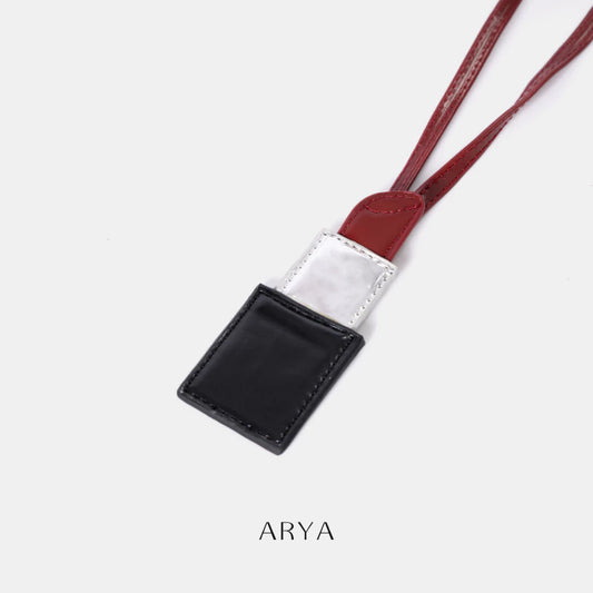 Charme de rouge à lèvres rouge