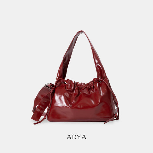 Sac bandoulière à cordon rouge
