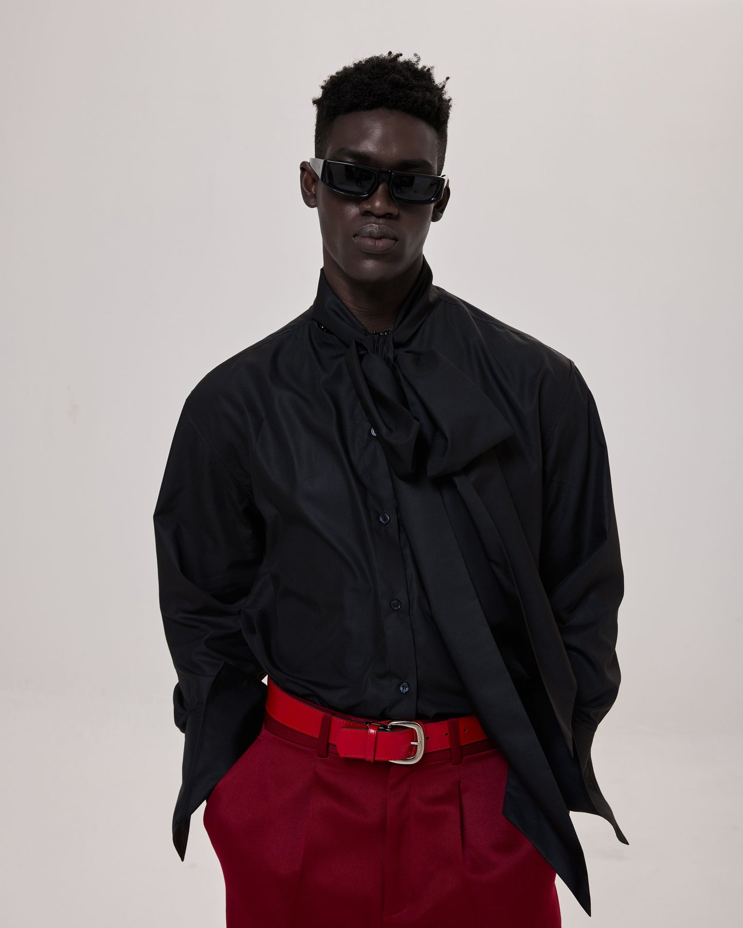 bow-tie-shirt-black astoud caostu