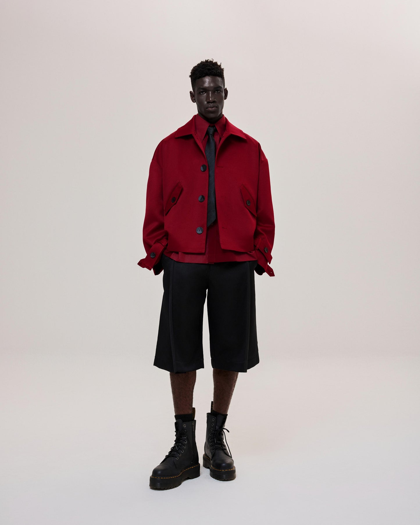 short-pleased-pants-black astoud caostu