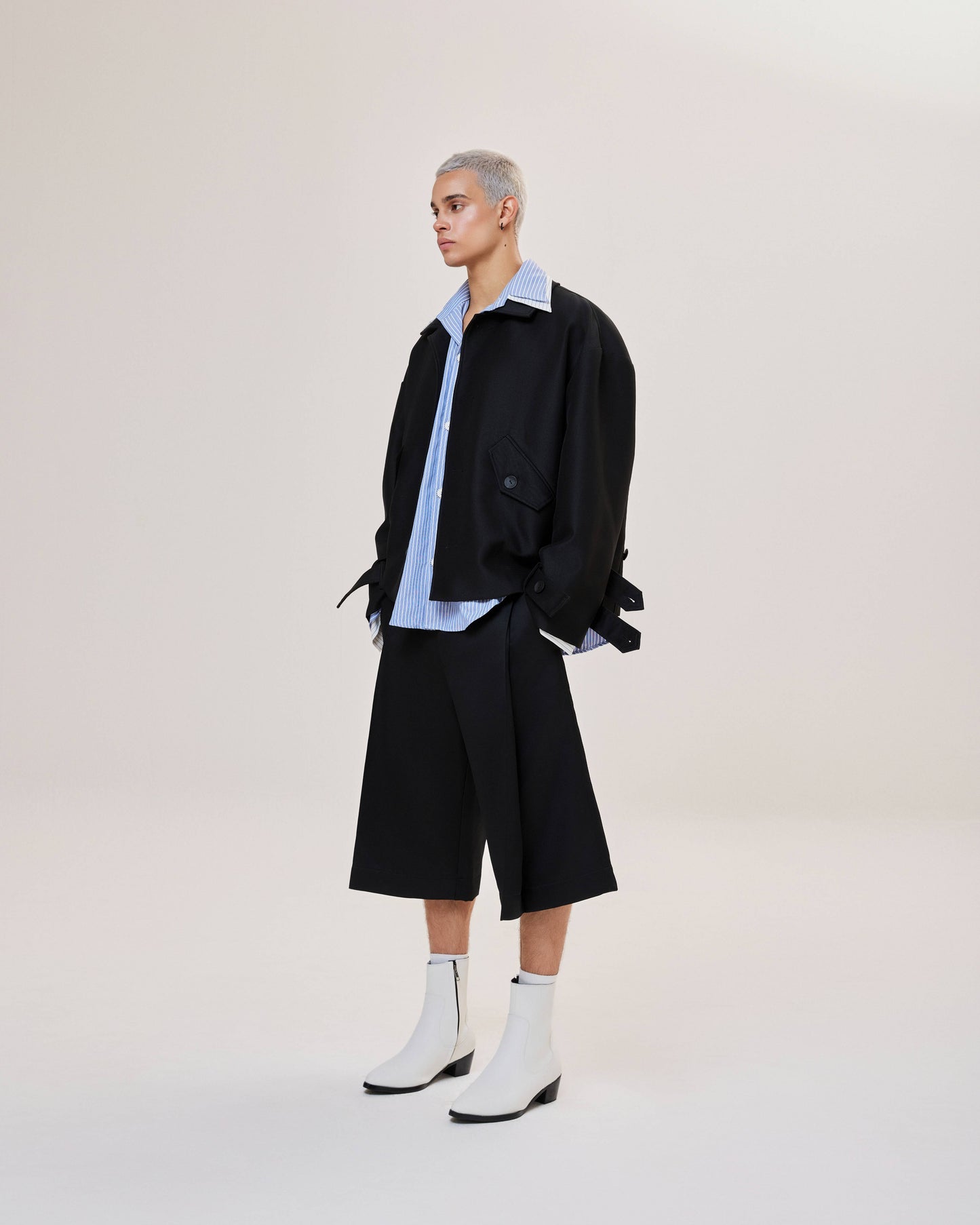 short-pleased-pants-black astoud caostu