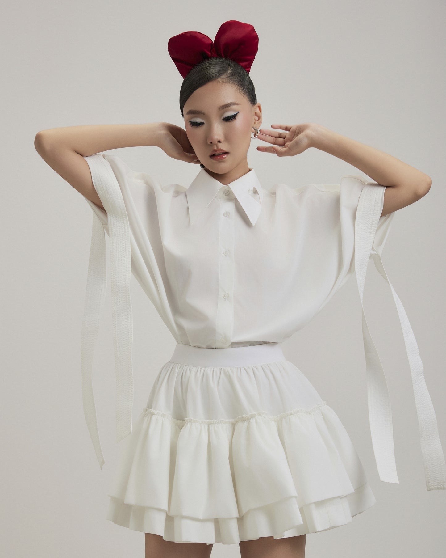 batwing-shirt-white caostu astoud