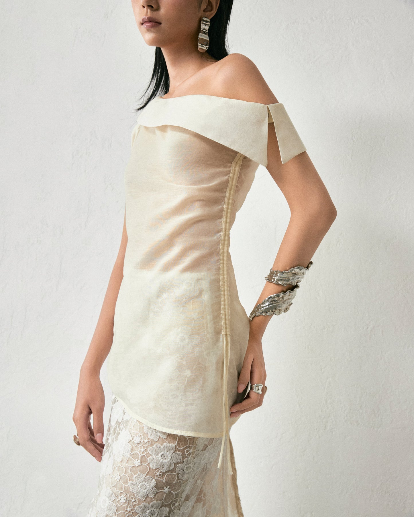 mệt-off-shoulder-top astoud thome