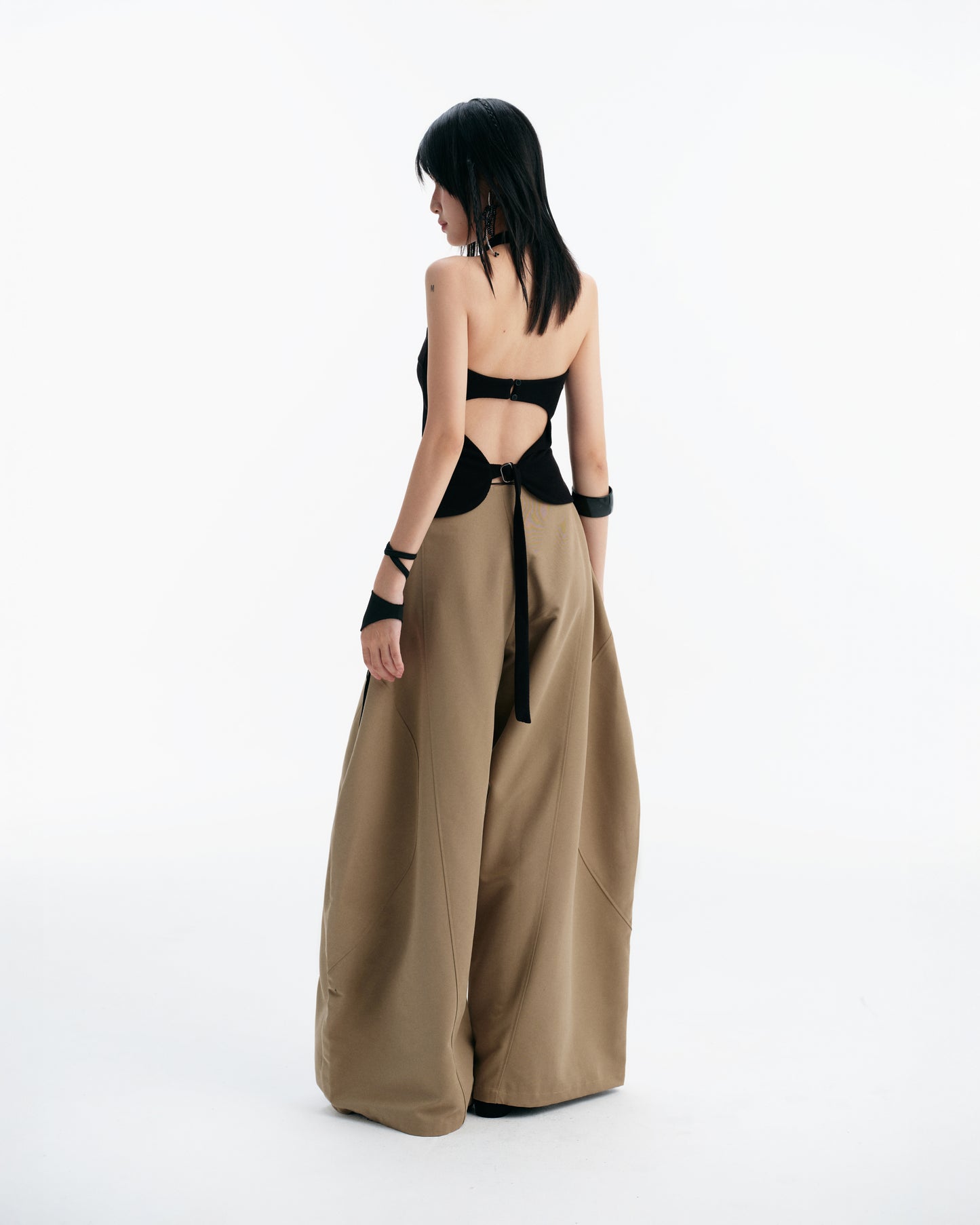 black-cherie-halter-top bunnyhill astoud