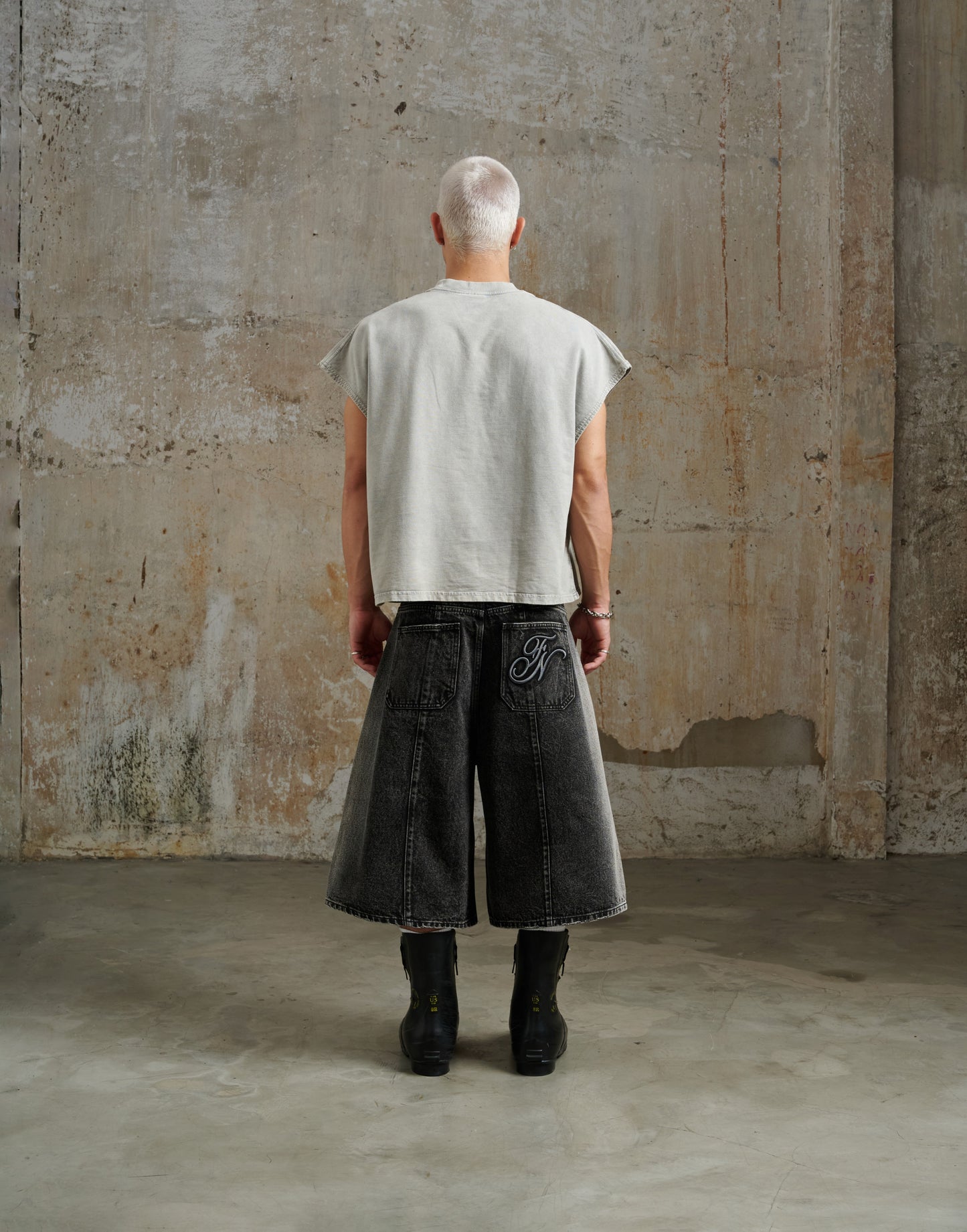 Tbc4 - "Fnos" Washed Bat Cut T-Shirt - Gray