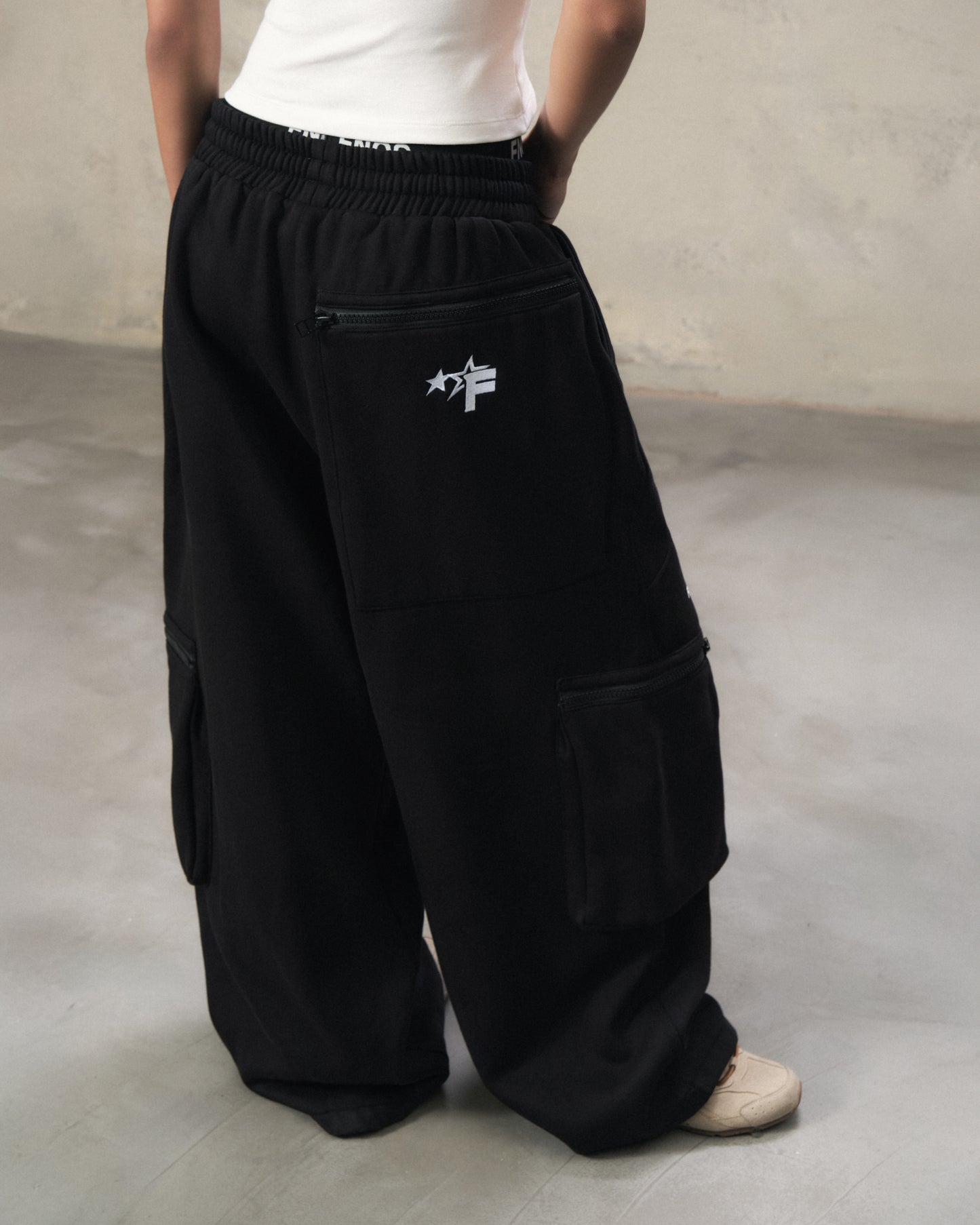 psp1-fnos-fermeture-sweat-pants-black fnos astoud