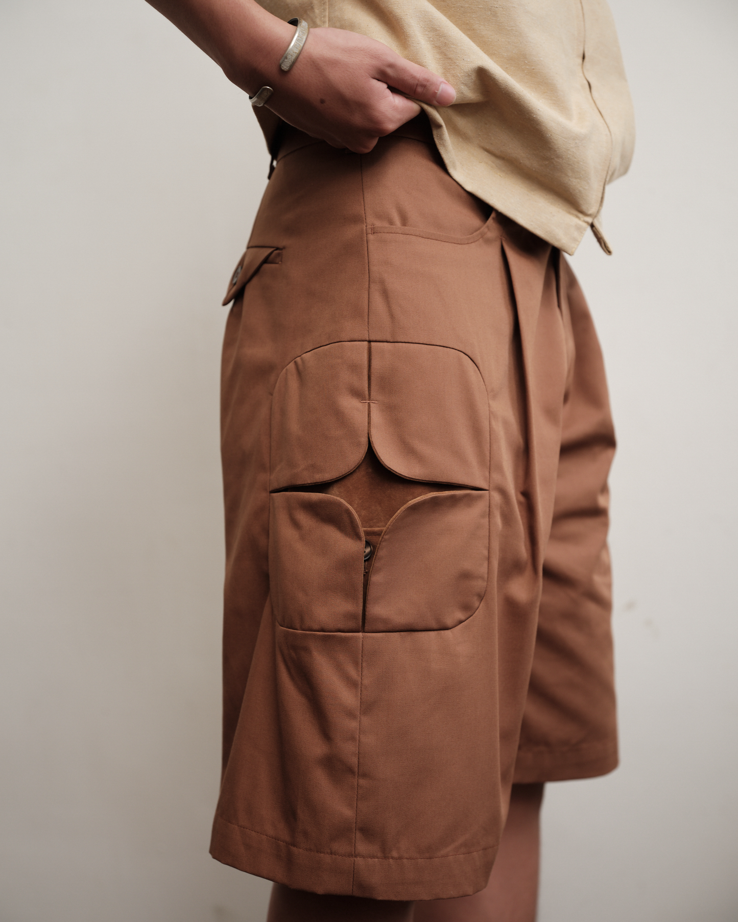 brown-3d-cement-tiles-cargo-short saomai homme astoud