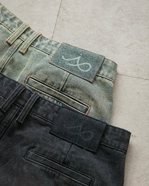 THE IDIOT NO 26 VARIANTS BLACK CREASE ASTOUD 007