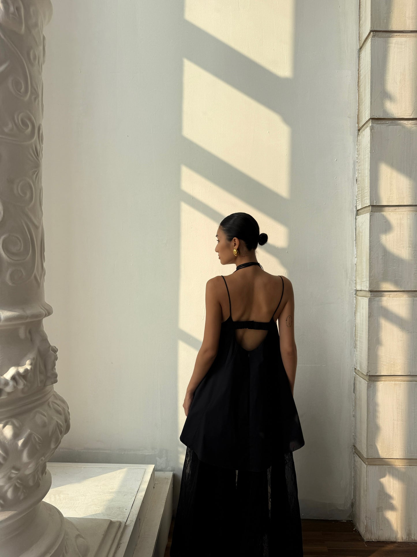 camellia-top-black astoud ain