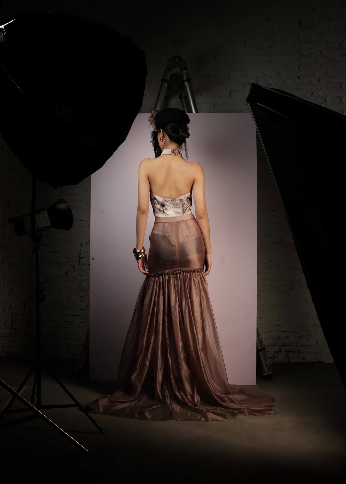 dong-noi-linen-halter-top an heritage astoud