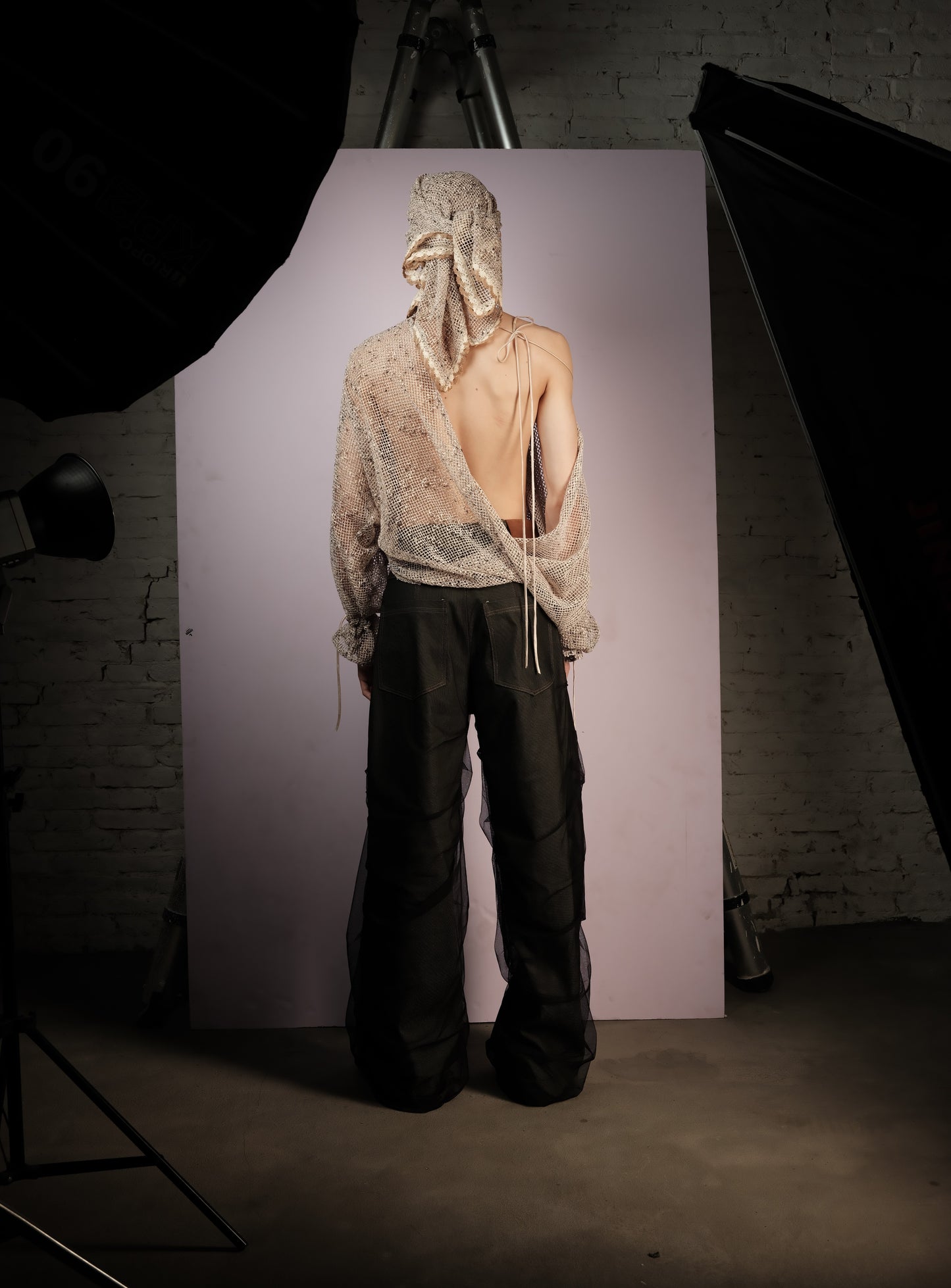 beige-hoa-tinh-mesh-shirt an heritage astoud