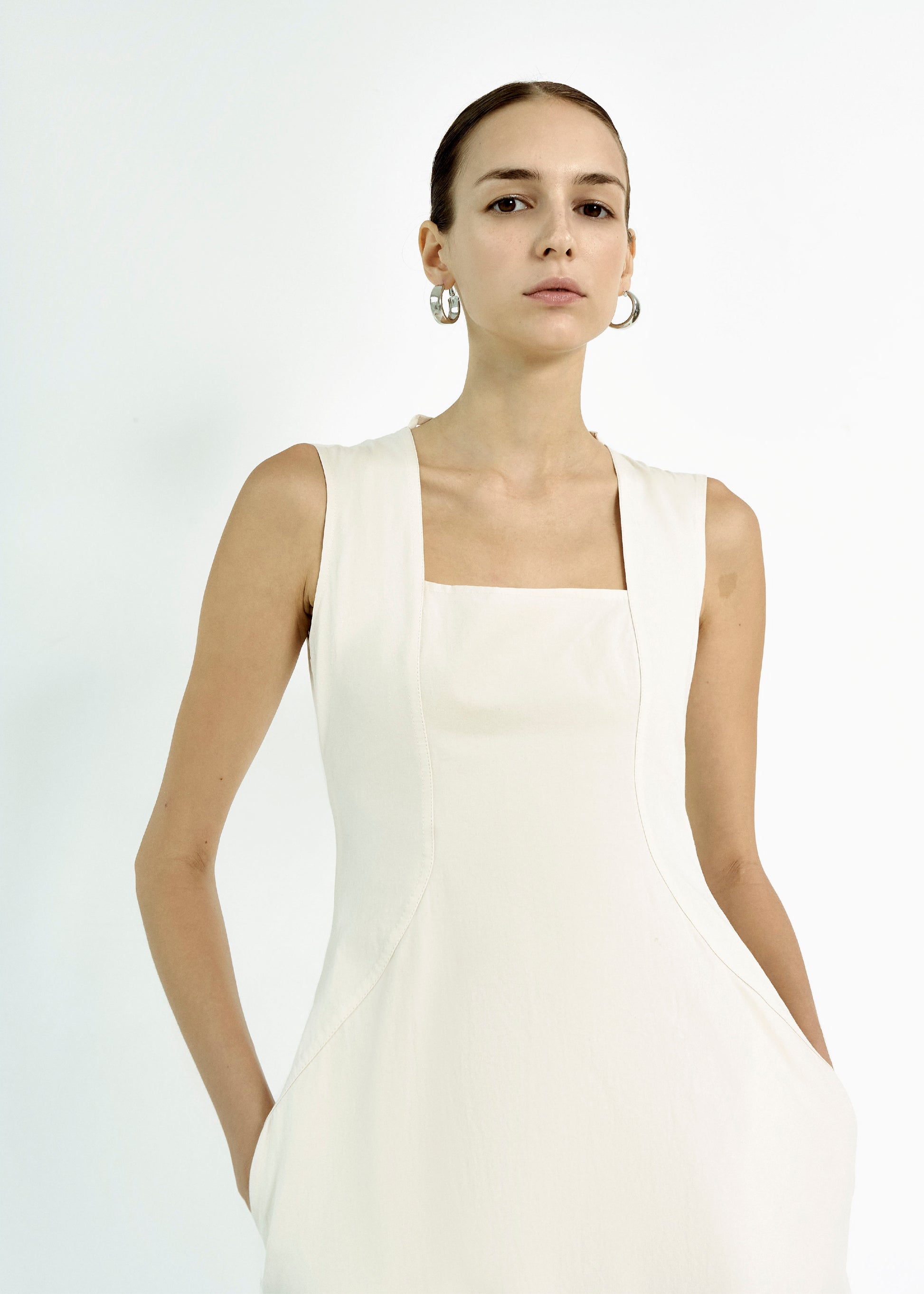 square-neck-sleeveless-dress-mayne-studios-astoud