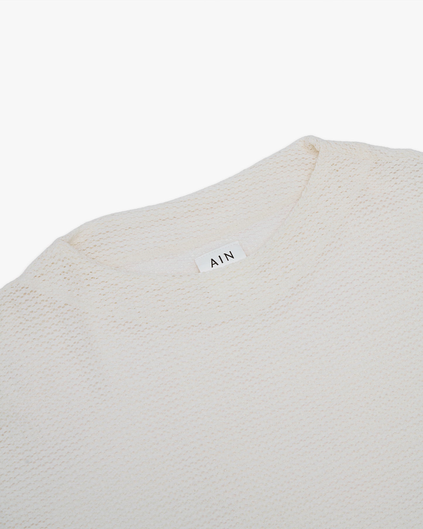 White Yleve Top AIN Astoud