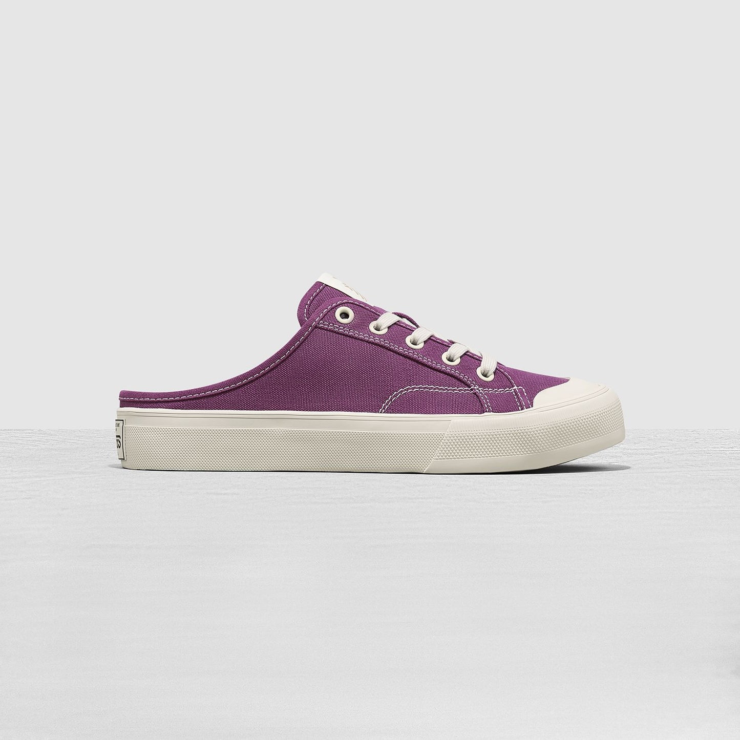 dark-purple-urbas-sc-mule ananas astoud