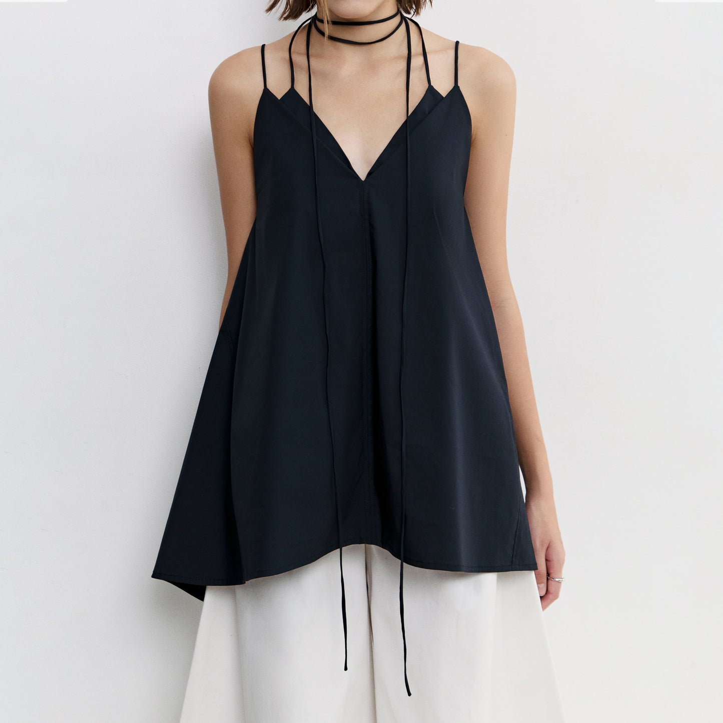 camellia-top-black astoud ain