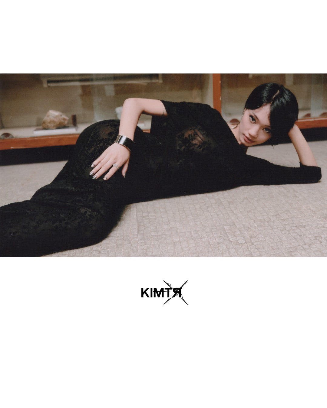 dropped-shoulder-velvet-dress kimtr astoud