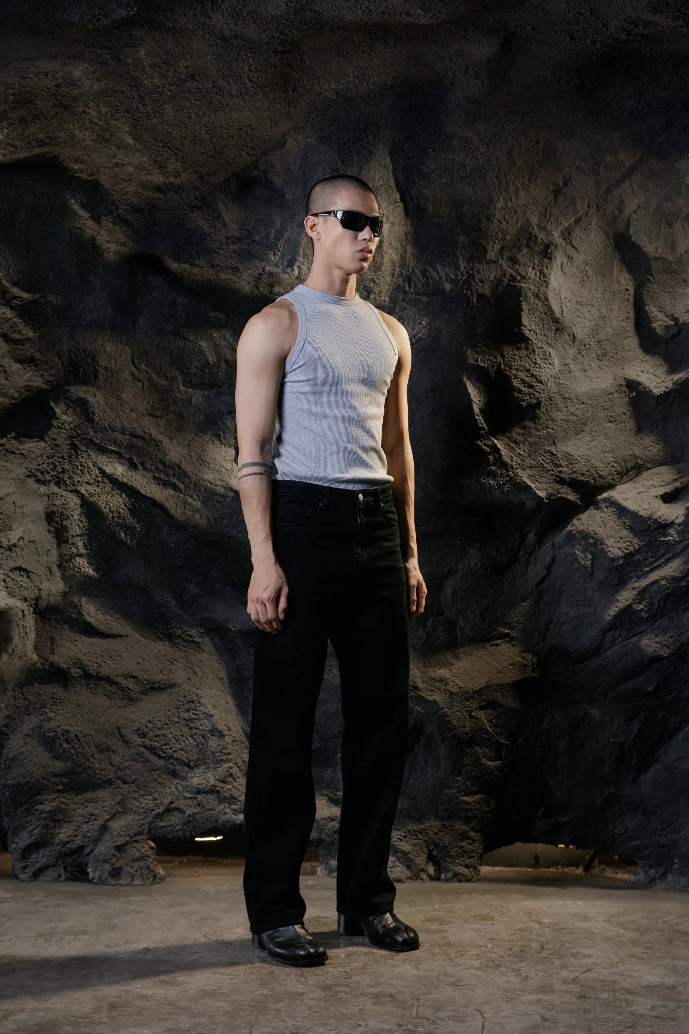 highneck-tanktop-AESIR