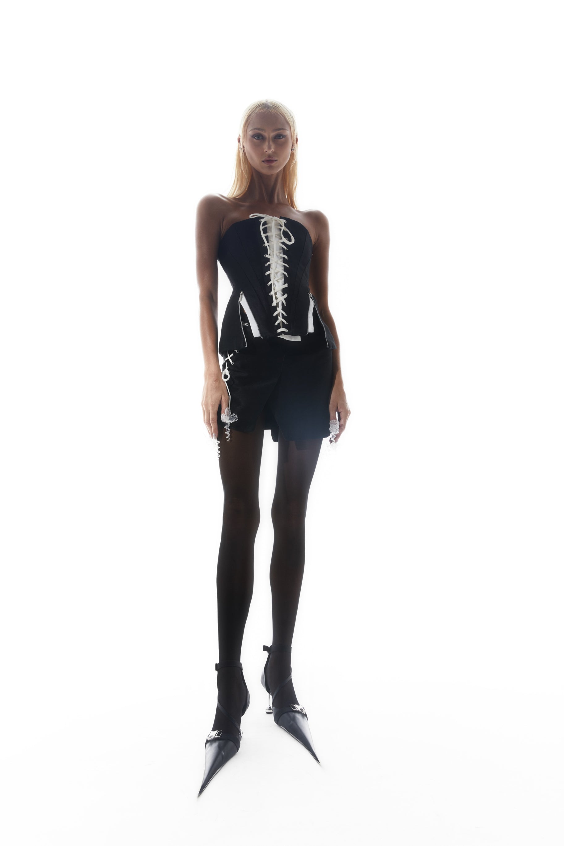 clair-de-lune-corset-Noir-et-Blanc.-astoud