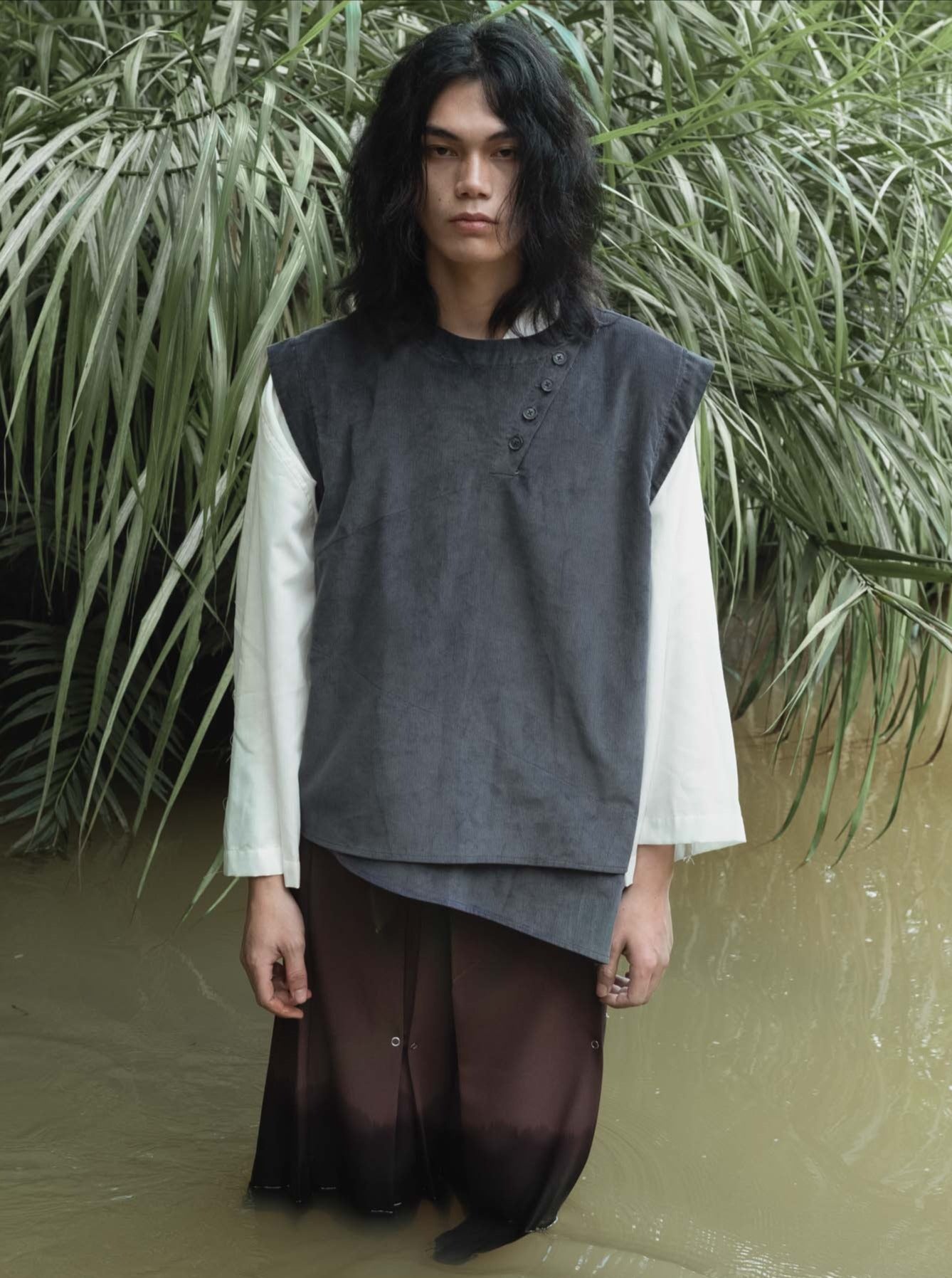 fracture-sleeveless-top-the-idiot