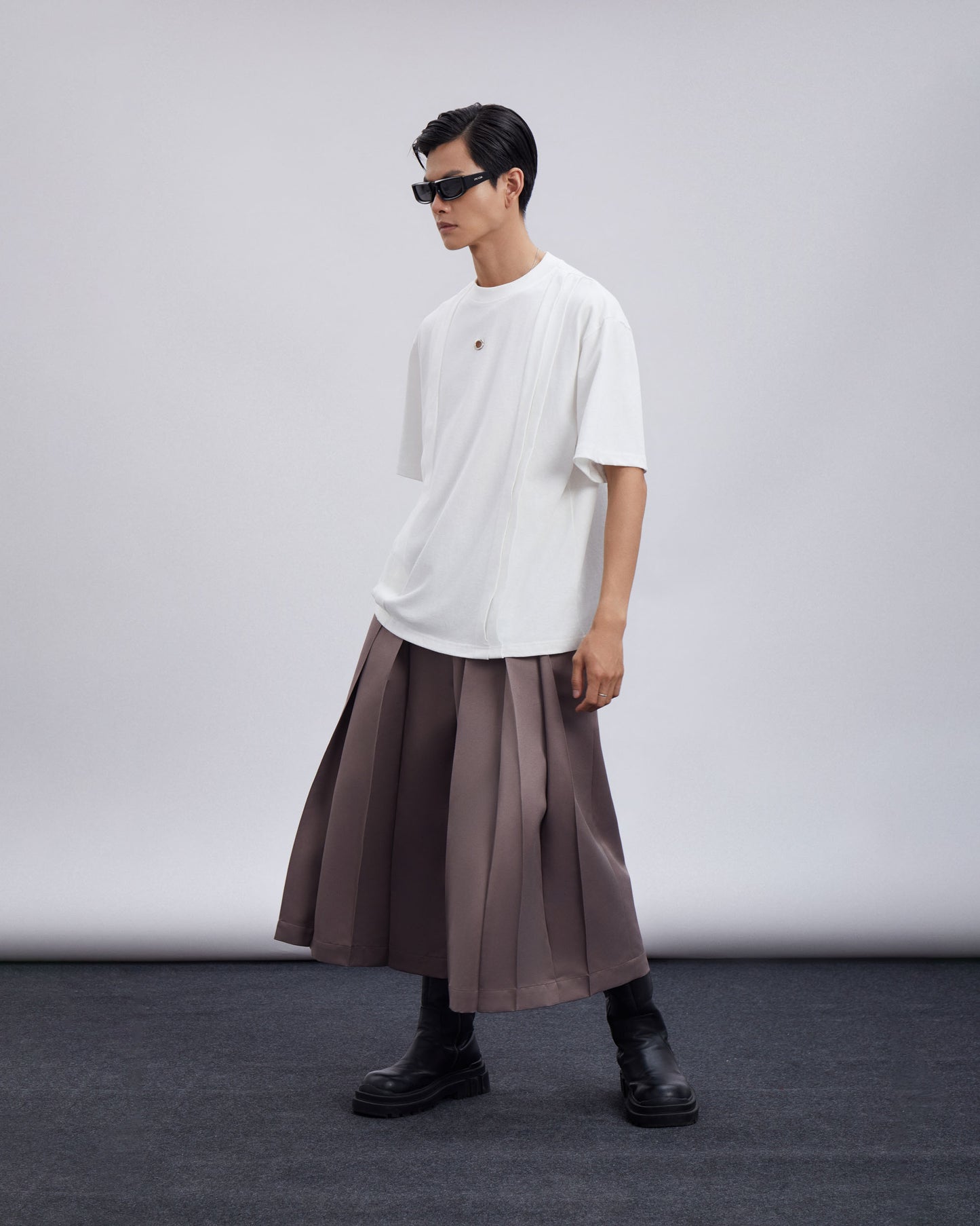 pleated-ring-tee-white-CAOSTU-ASTOUD