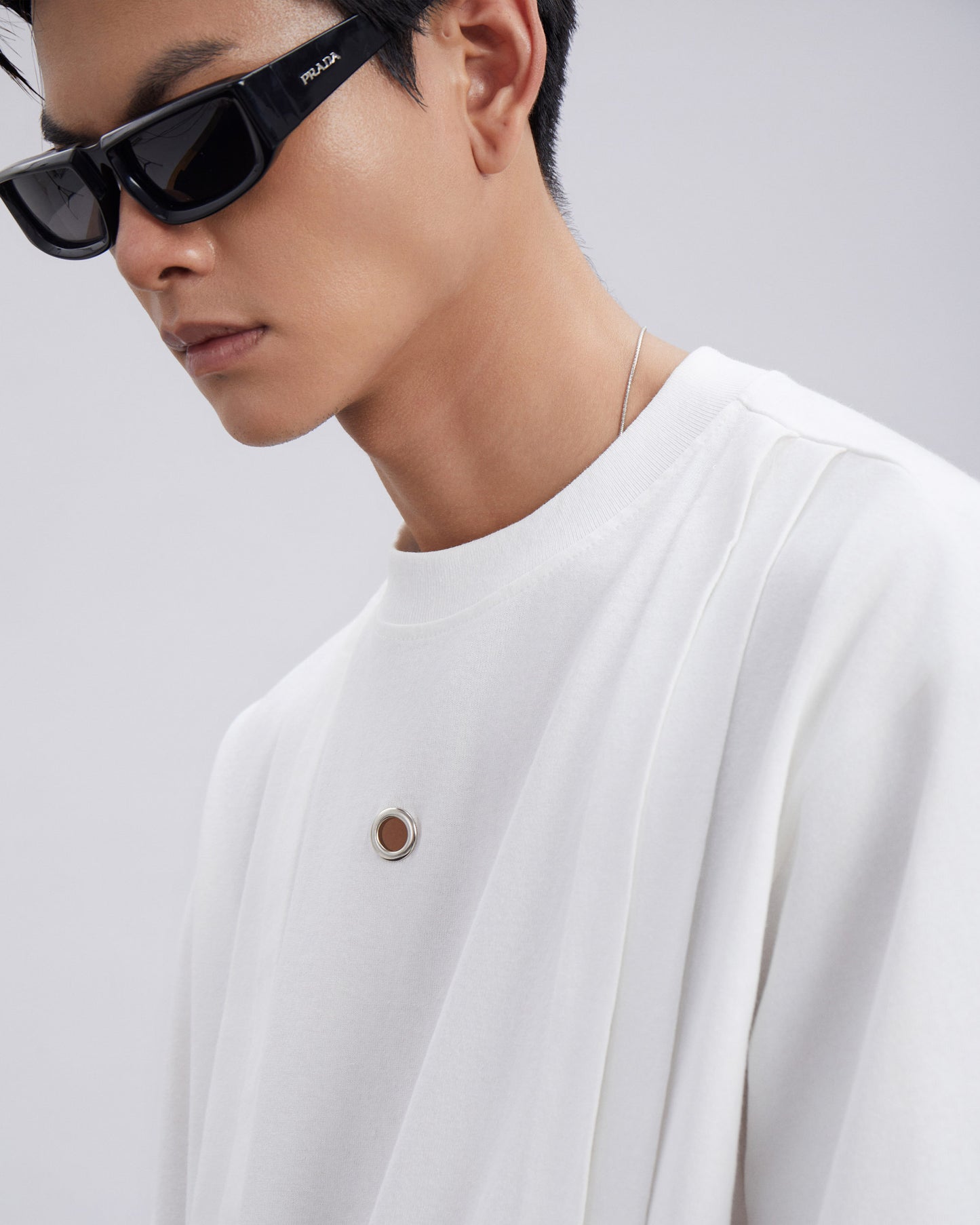 pleated-ring-tee-white-CAOSTU-ASTOUD